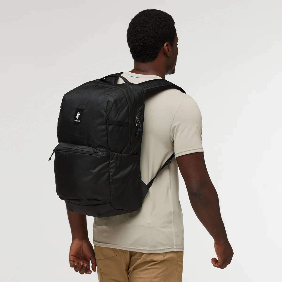 Cotopaxi Chiquillo 30L Backpack - Lightweight Travel & Hiking Daypack - Water-Resistant Black Backpack for Everyday Use, Commuting & Outdoor Adventures