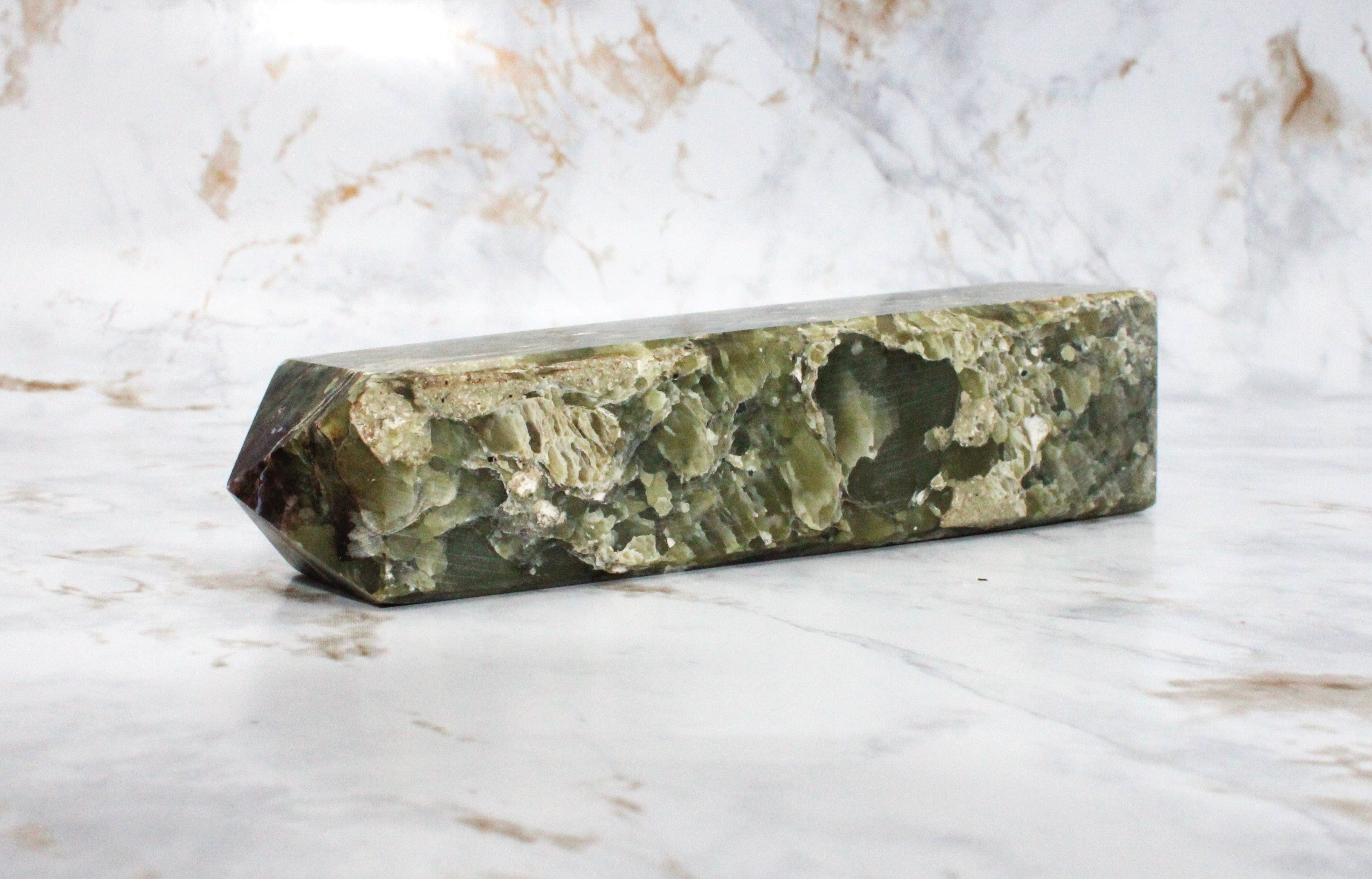 Premium Canadian Bubble Jade Tower - Natural Healing Crystal for Meditation, Feng Shui & Home Decor - Perfect for Stress Relief, Spiritual Growth & Positive Energy