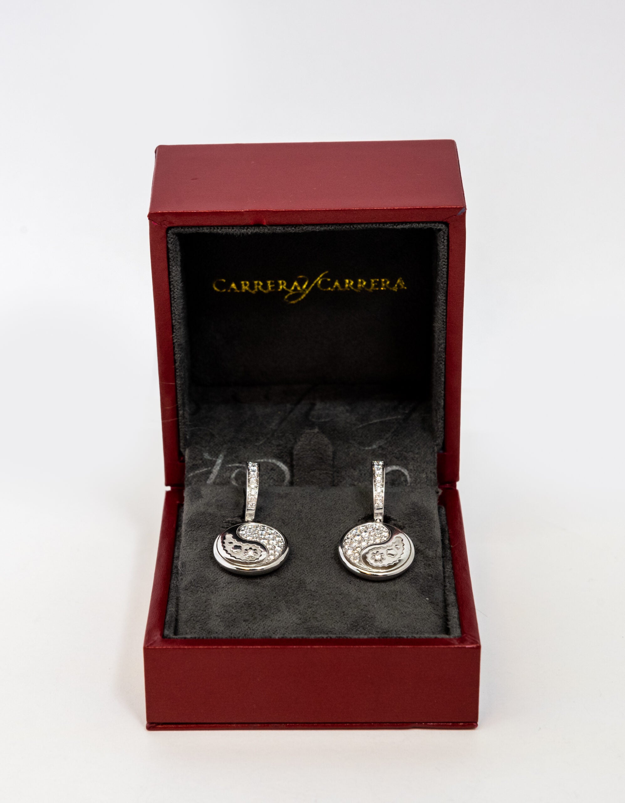 Carrera Y Carrera Aqua Reversible 18K White Gold Diamond Earrings for Women | Luxury Dangle Earrings for Parties, Weddings & Special Occasions