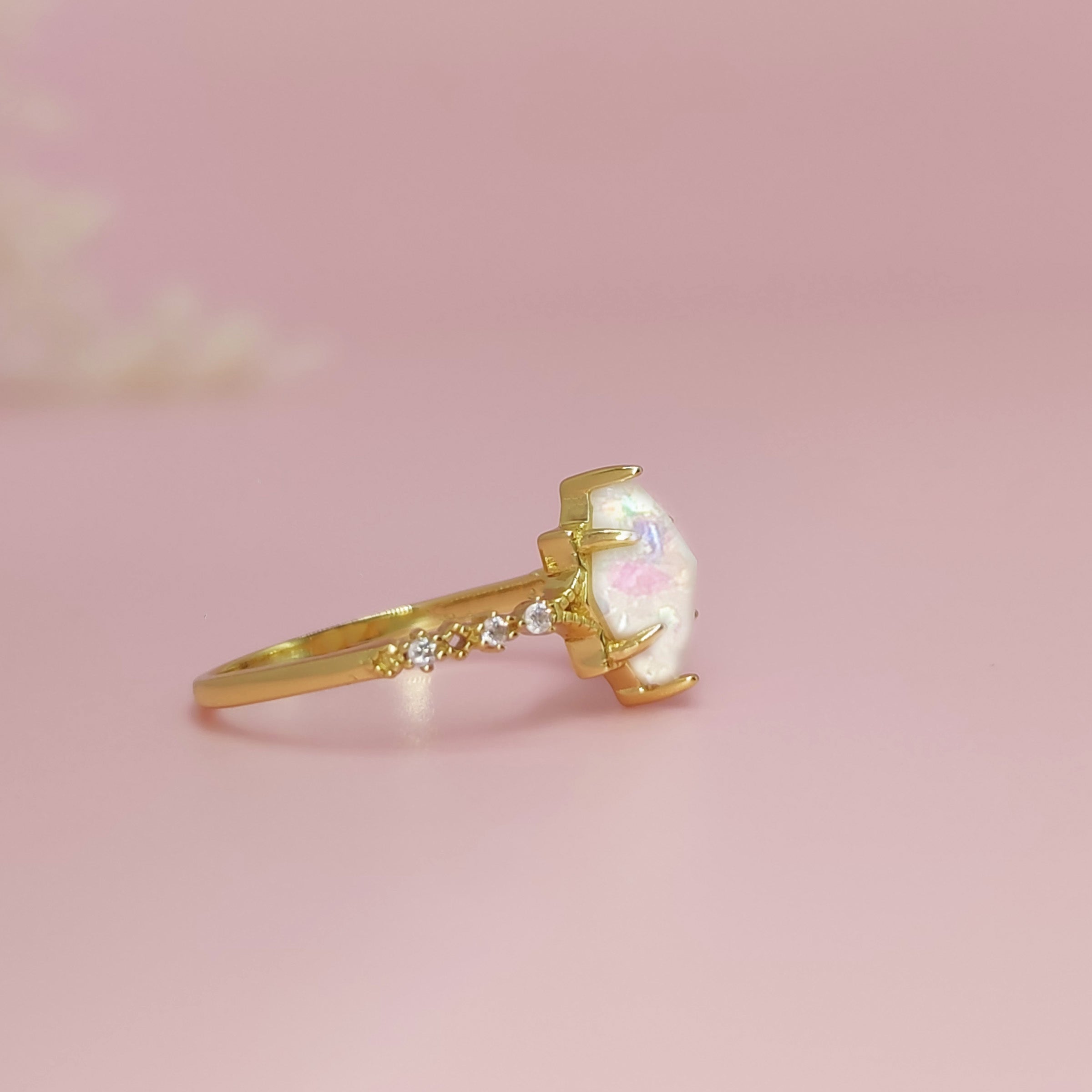 Timeless Connections: Memorial Ashes Ring for Loved Ones - Keepsake Jewelry for Cremation Remembrance & Emotional Healing