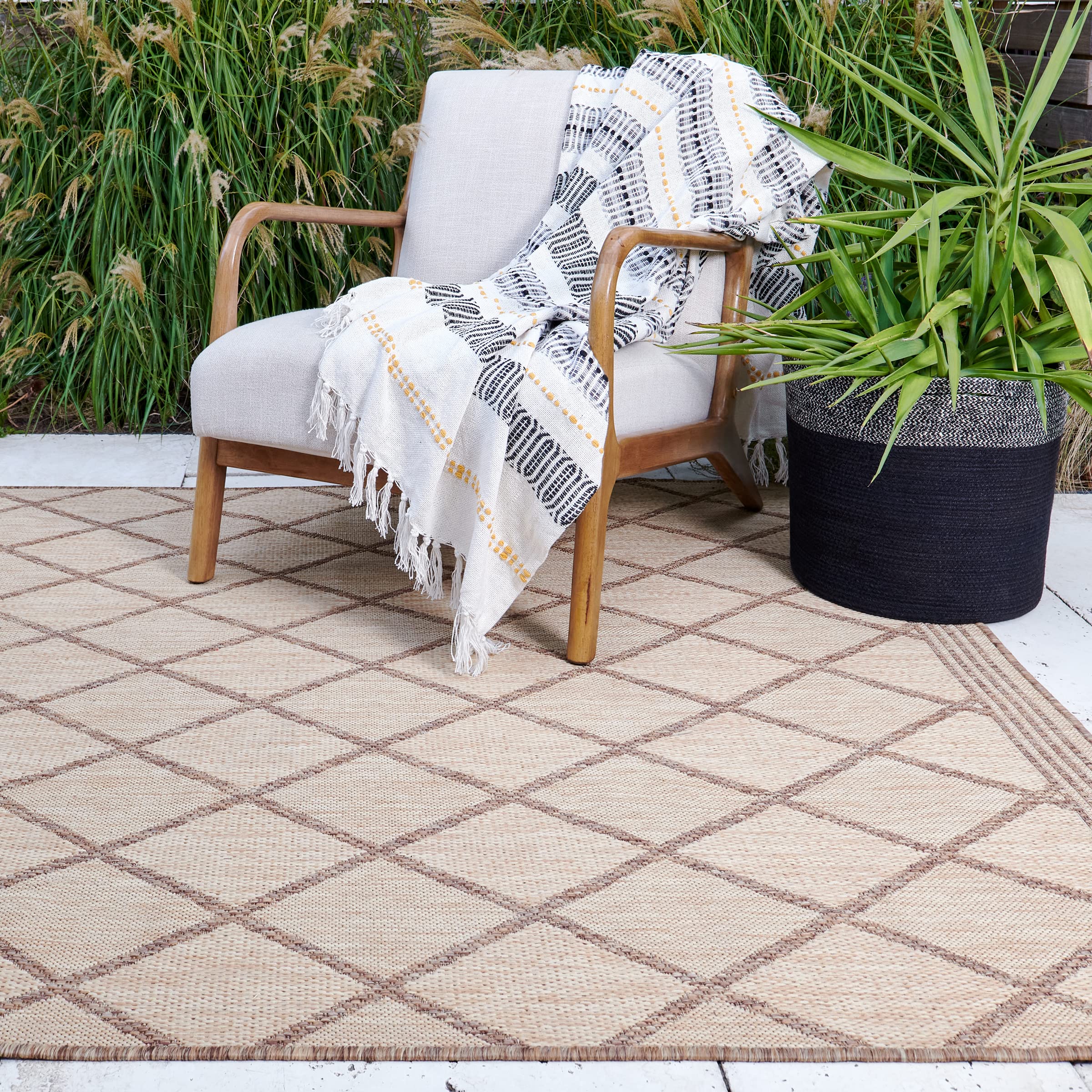 FH Premium Polypropylene Outdoor Rug - Waterproof, Stain Resistant & Easy Clean - Moroccan Geometric Lattice Design - 5'4