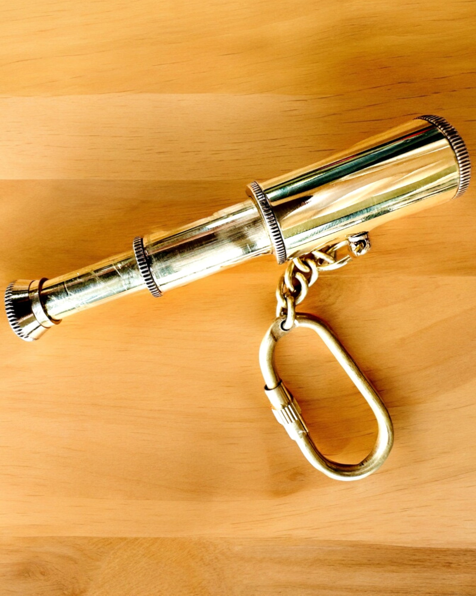 Premium Personalized Golden Pocket Telescope Keychain - Compact Adventure Gadget for Travel, Hiking & Outdoor Exploration