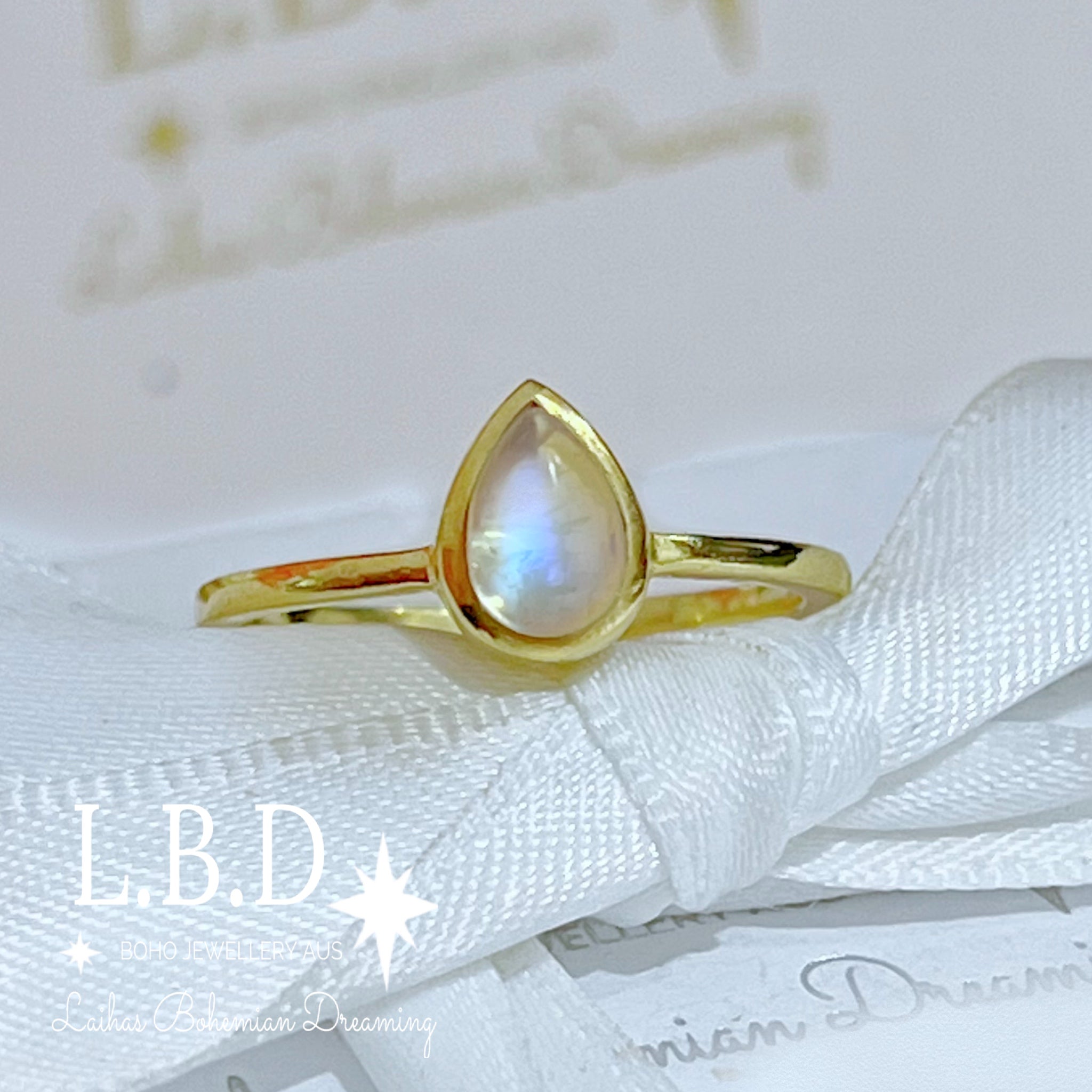 Laihas Mini Tearing Spirit Gold Moonstone Ring - Elegant Moonstone Jewelry for Women, Dainty Gold Ring for Everyday Wear, Perfect Gift for Birthday & Anniversary - Ideal for Office, Party & Special Occasions