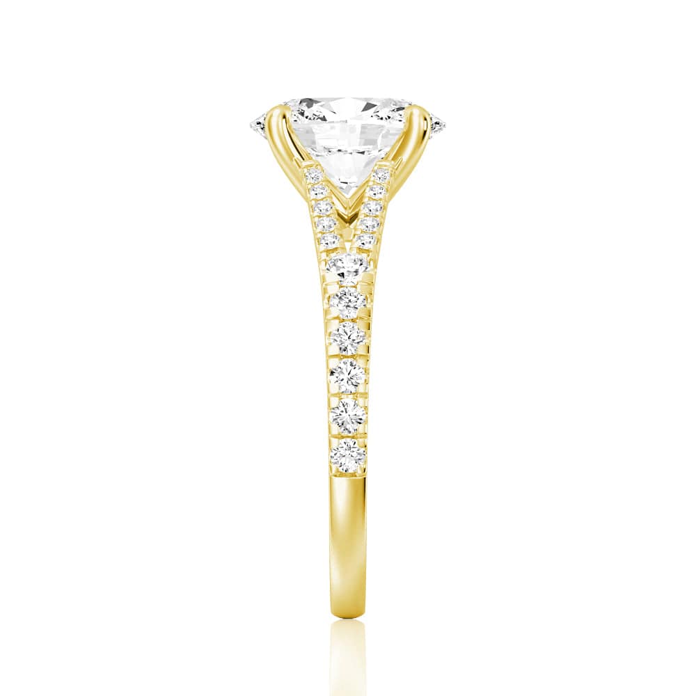 Oval Cut Split Shank Moissanite Engagement Ring for Women - Vintage Style Wedding Band, Durable 1.5 Carat Solitaire Promise Ring for Proposal, Anniversary & Valentine's Day Gift