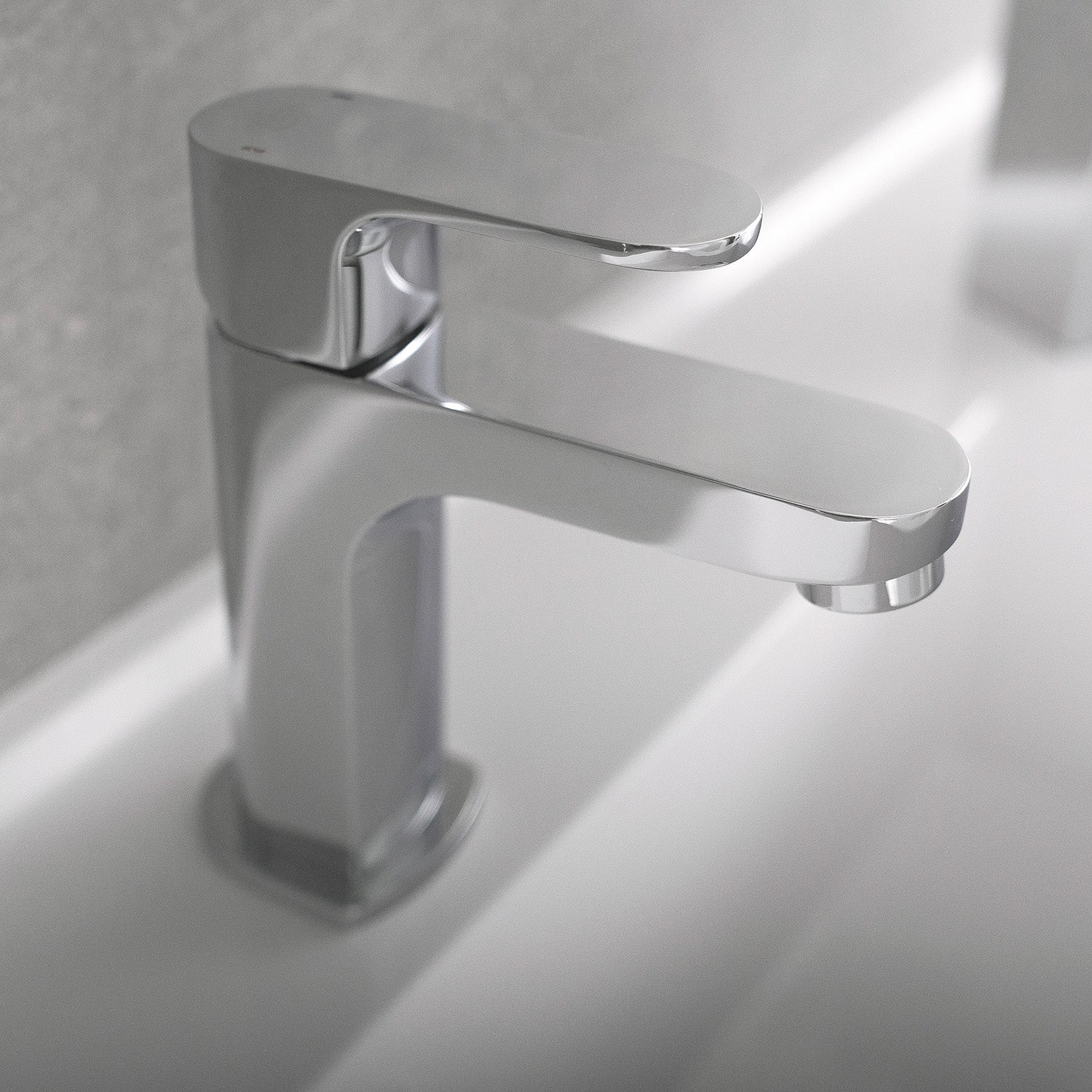 DAX Single Handle Bathroom Sink Faucet - Solid Brass Construction with Chrome Finish - 3 15/16