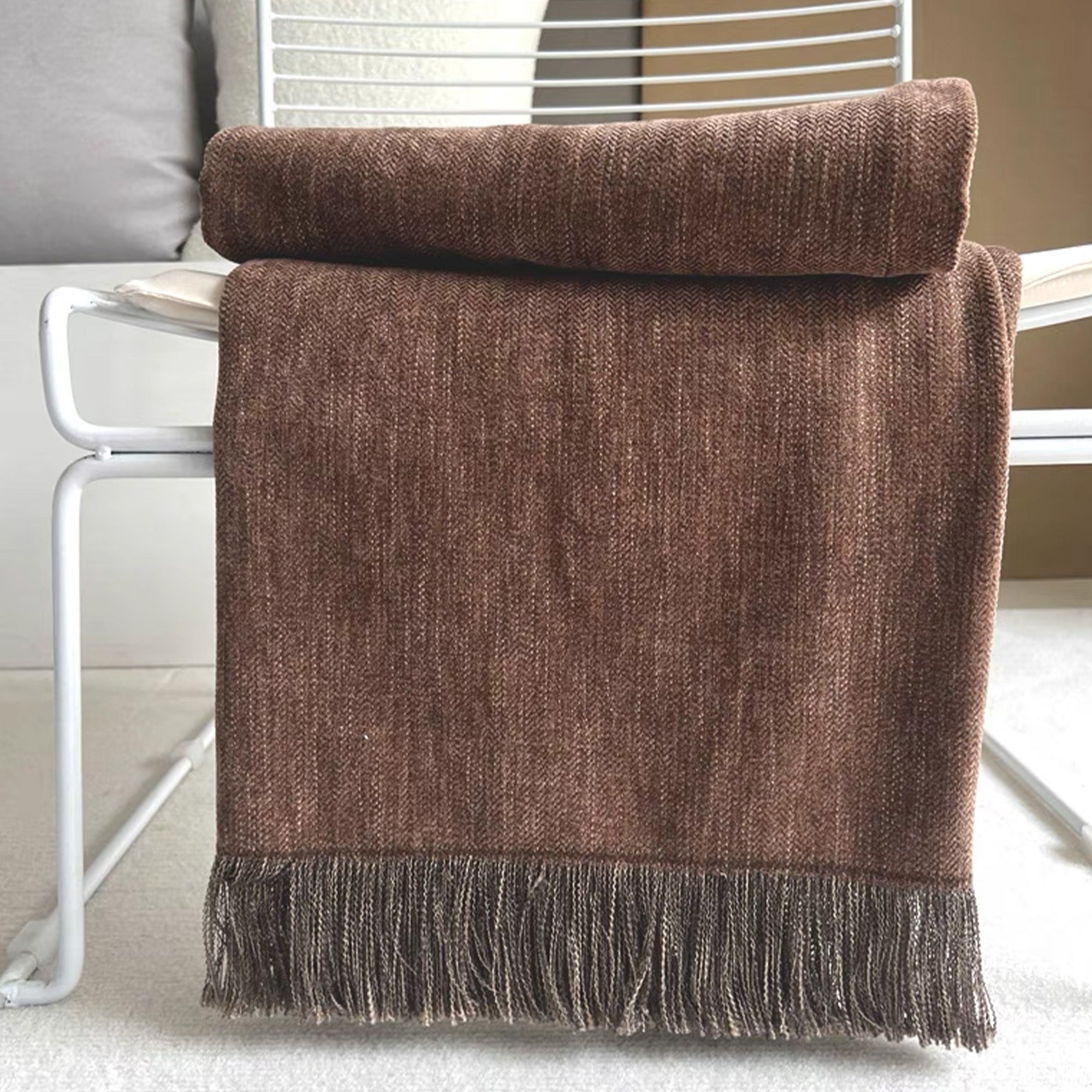 Soft Chenille Rustic Tassel Bed Blanket - Cozy Throw for Bedroom, Couch & Winter Warmth