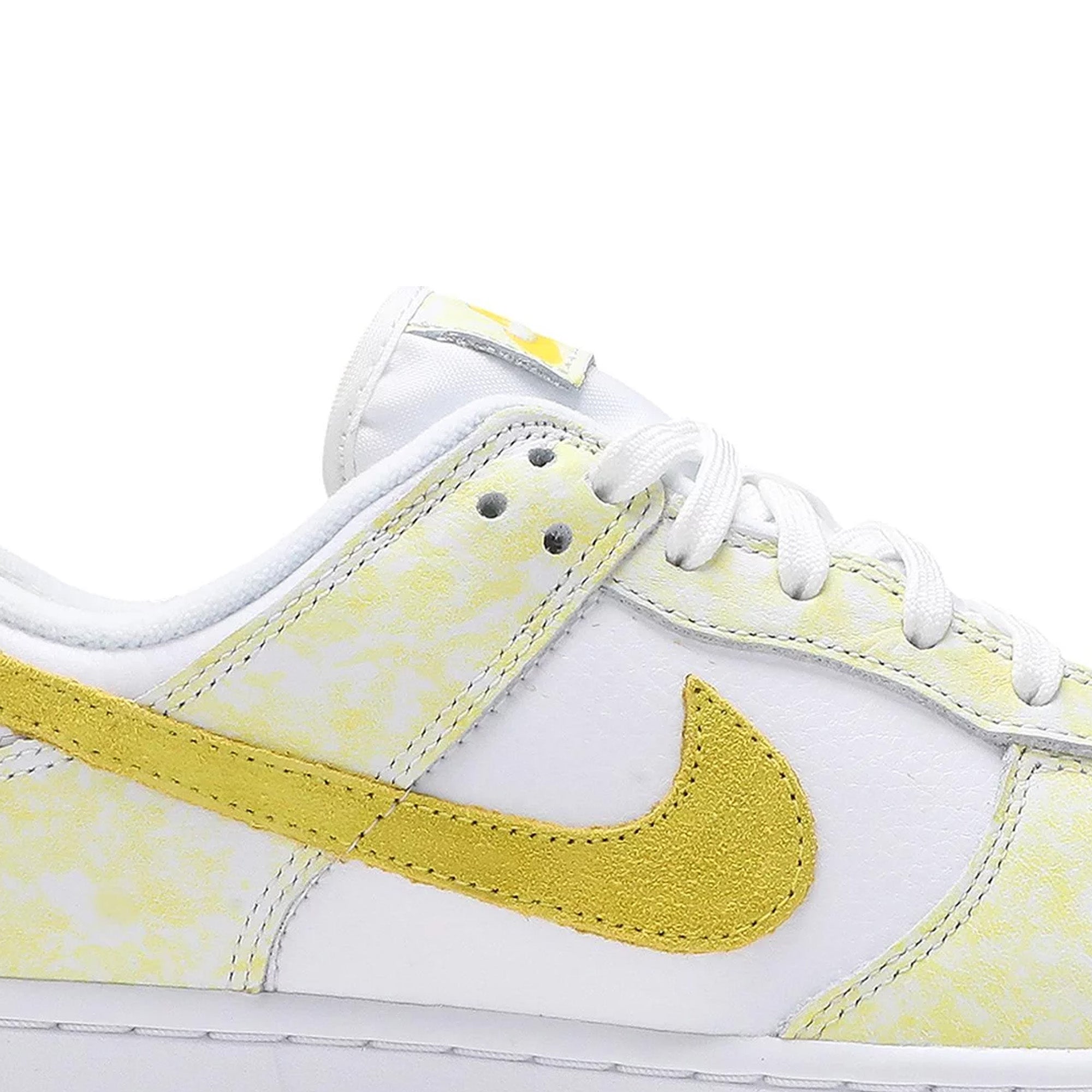 Nike Dunk Low OG 'Yellow Strike' Retro Sneakers for Men - Classic Basketball Shoes for Casual Wear, Street Style & Sneaker Collection