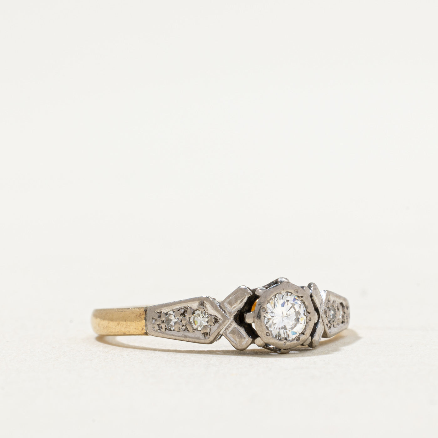 Vintage Bezel Set Diamond Engagement Ring - 0.26 Carat Total Weight (CTW) - Size 6.25 - Timeless Wedding Band for Proposals & Anniversaries