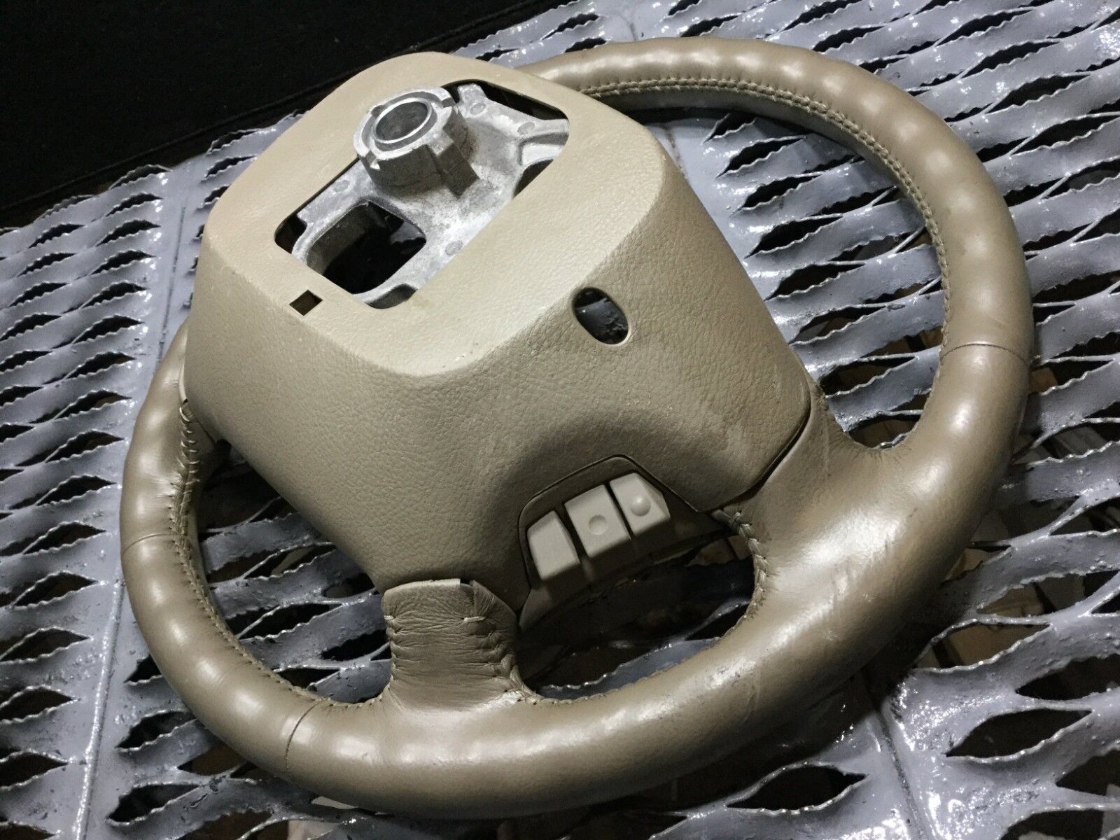 2006-2011 Hyundai Azera OEM Leather Steering Wheel with Switch - Perfect for Replacement & Car Interior Upgrade