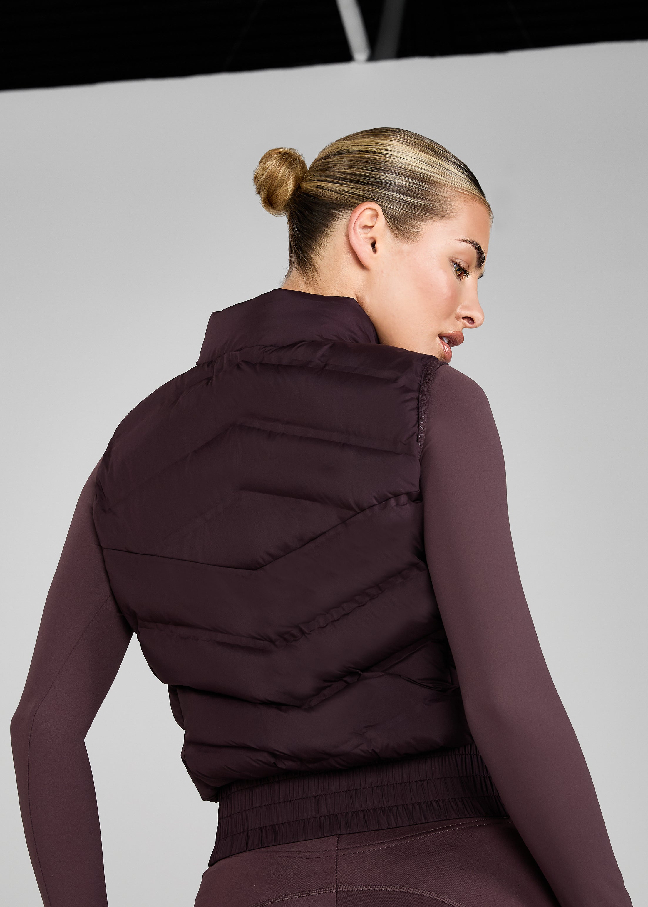 Deep Mauve Lightweight Gilet Vest for Women - Stylish Sleeveless Jacket for Layering, Outdoor Activities & Casual Wear