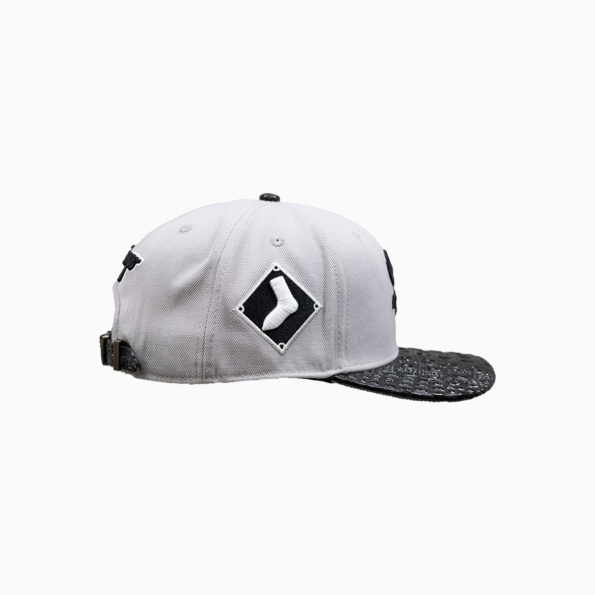 Chicago White Sox Baseball Cap with Genuine Leather Visor - Adjustable Snapback Hat for Men & Women - Perfect for Games, Outdoor Sports & Casual Wear