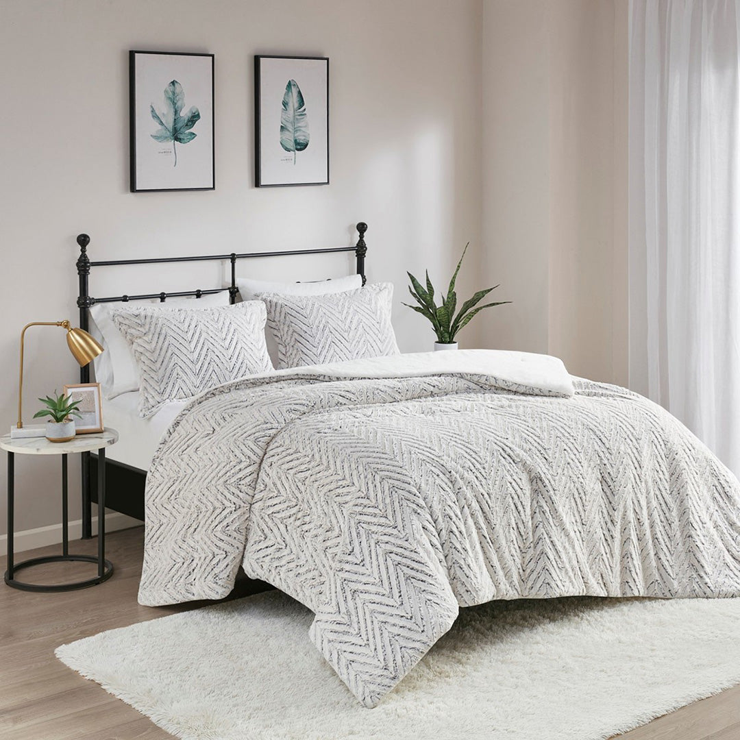 Adelyn Alternative Comforter Set - Soft & Hypoallergenic Bedding for All Seasons | Perfect for Master Bedroom, Guest Room & Dorm Decor