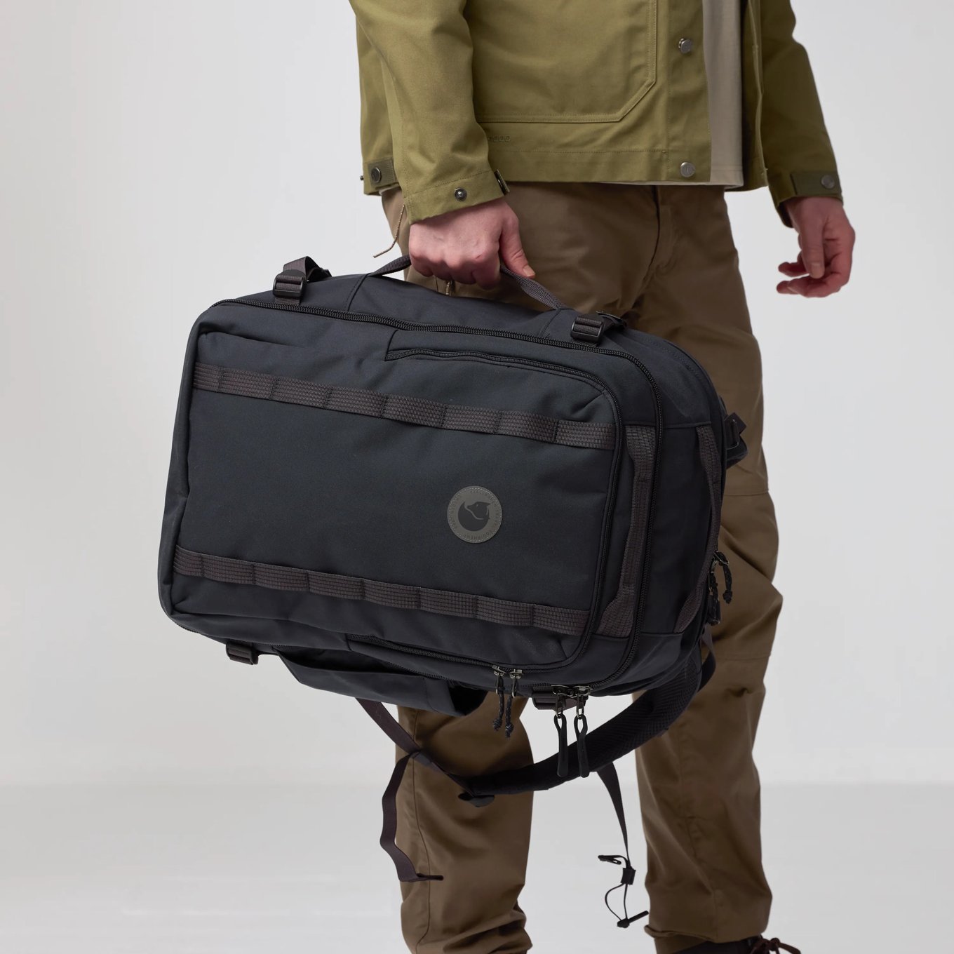 Fjallraven Farden Carry On Backpack - Lightweight Travel Backpack for Men & Women, Water-Resistant Hiking Daypack - Perfect for Airplane, Camping, and Outdoor Adventures