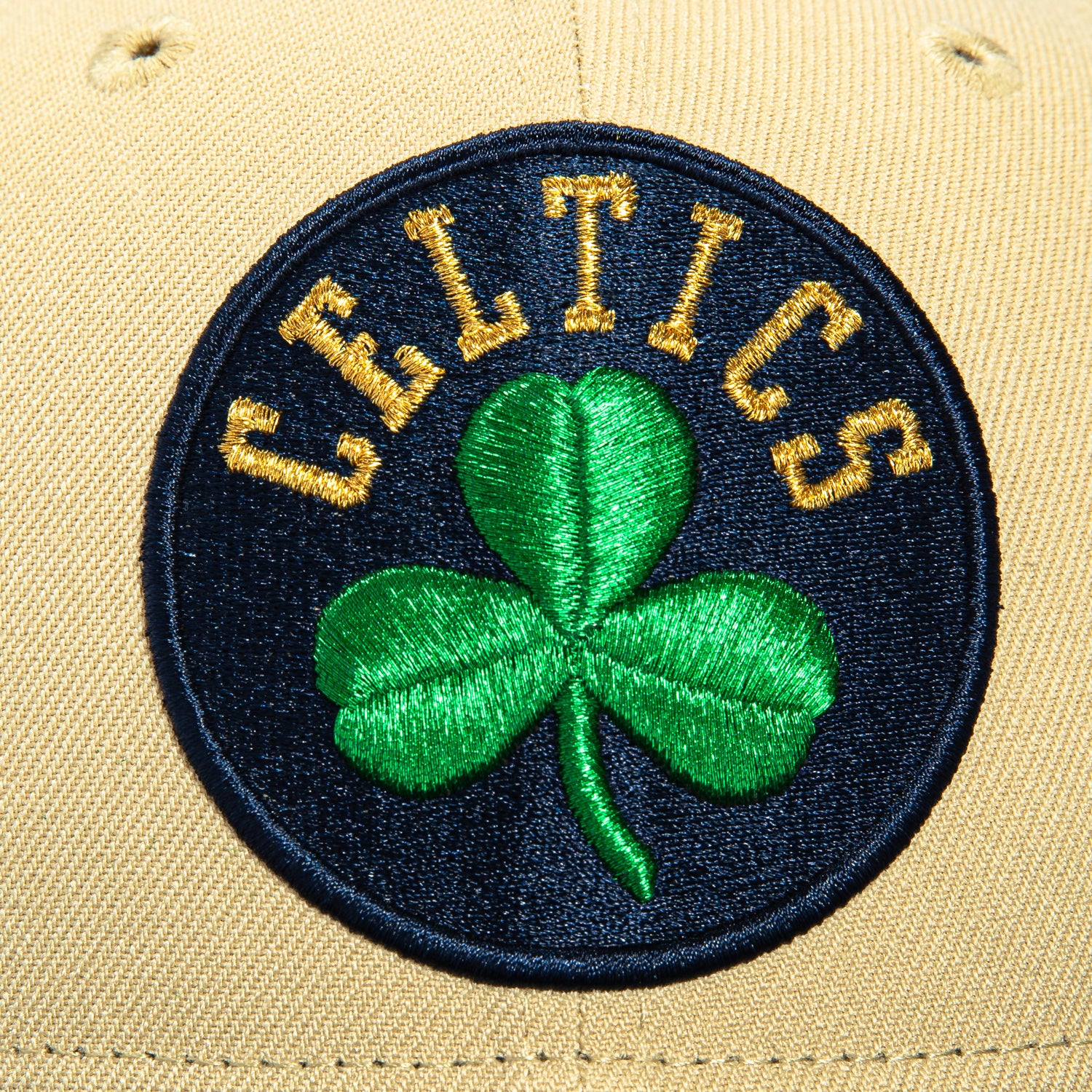 New Era 59Fifty Boston Celtics Snapback Hat - Tan, Navy & Kelly Green - Official NBA Licensed Baseball Cap for Men & Women - Perfect for Basketball Games, Streetwear & Sports Fan Fashion