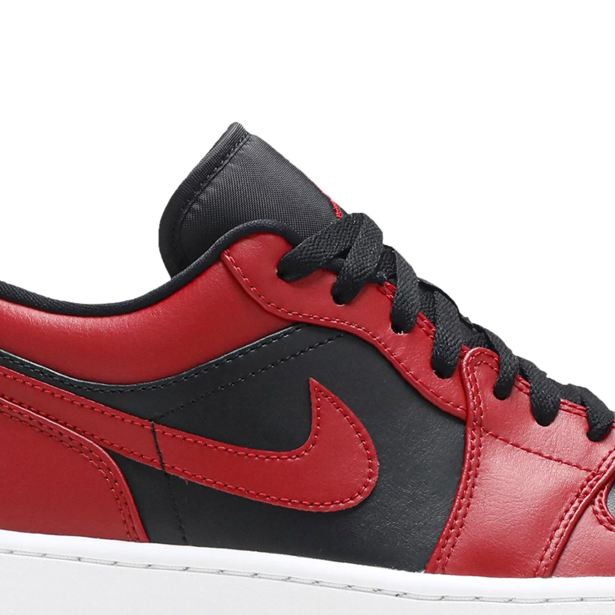 Air Jordan 1 Low 'Reverse Bred' Sneakers - Men's Basketball Shoes for Casual Wear & Street Style Fashion