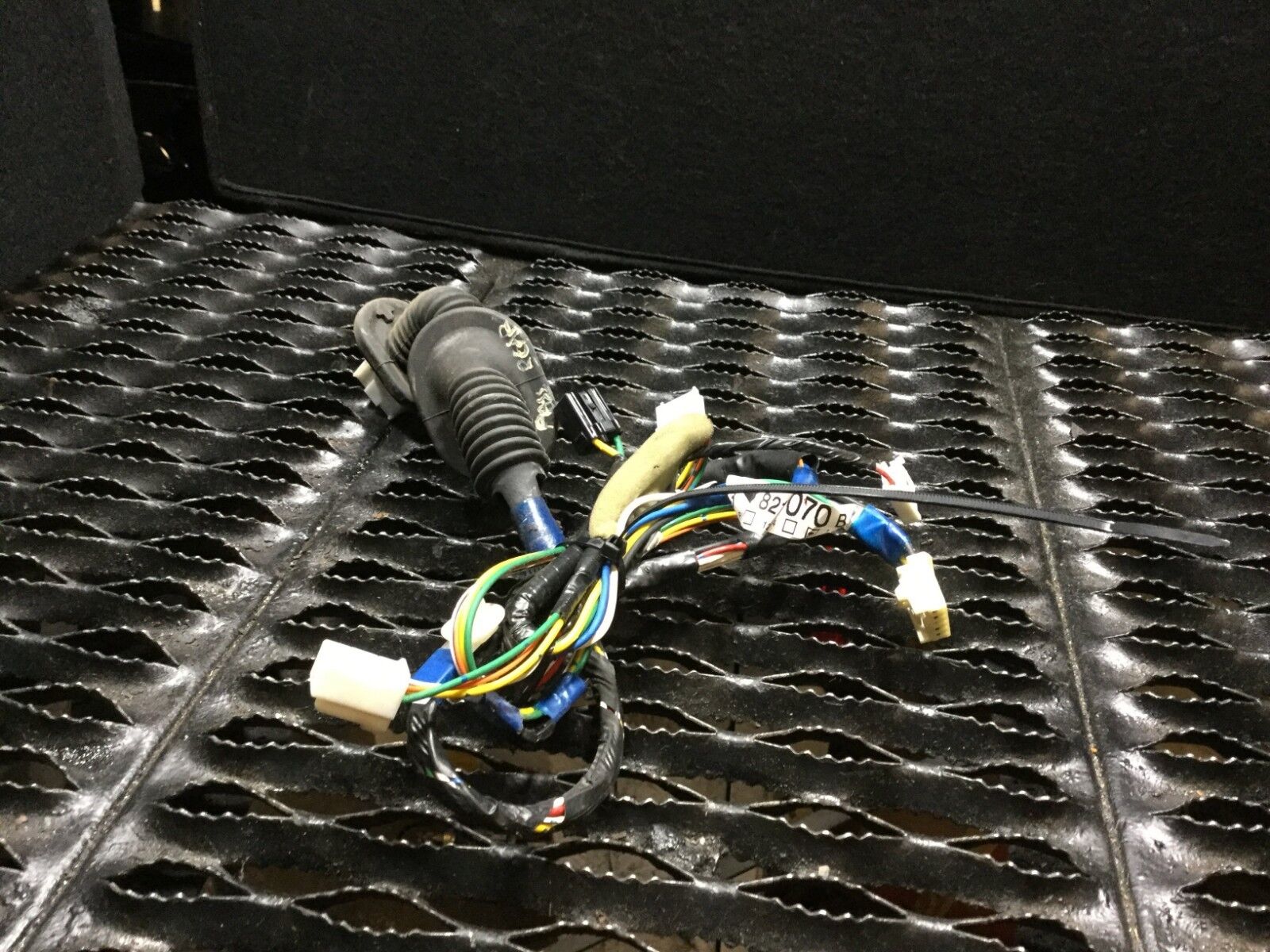 2004-2009 Toyota Prius Right Rear Passenger Side Door Wire Harness OEM Replacement - Perfect for Door Lock, Window & Speaker Wiring Repair