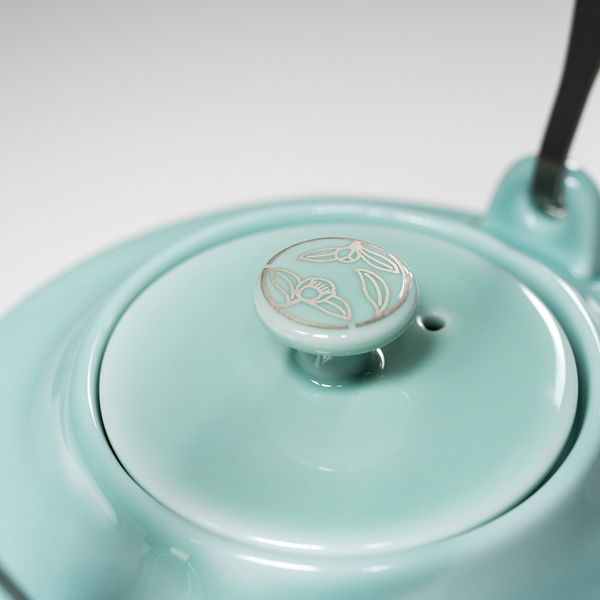 Handmade Japanese Teapot by Nishikawa - Premium Tiffany Blue Ceramic Teapot for Loose Leaf Tea | Perfect for Afternoon Tea, Gifts & Japanese Tea Ceremonies