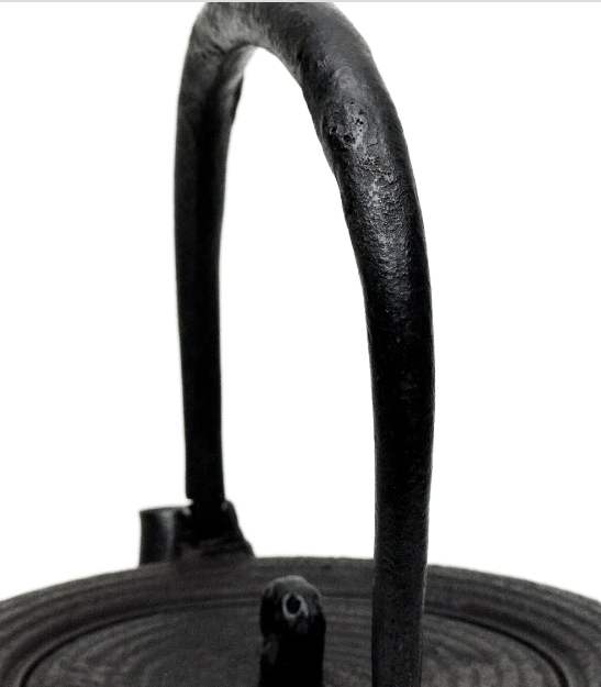 Authentic Japanese Nanbu Tetsubin Iron Teapot - Koizumi Nizaemon 11th Generation Ohitomemon Uba Guchi Gata Style - Traditional Cast Iron Teapot for Japanese Tea Ceremony, Home Brewing & Gift Giving