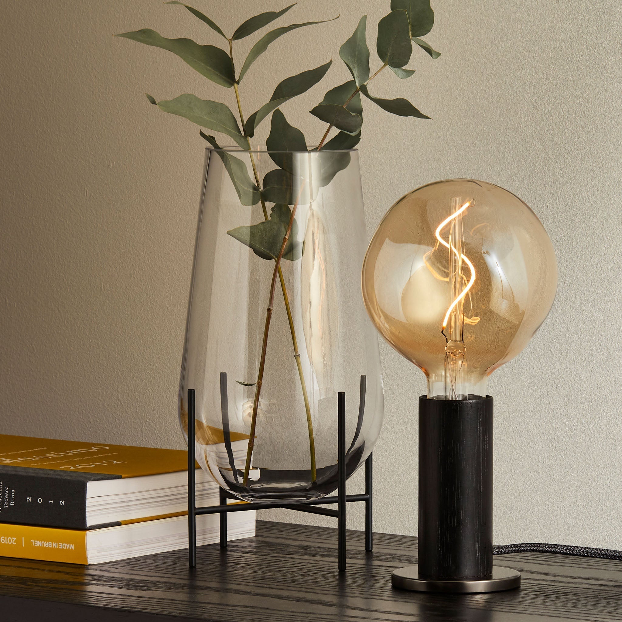 Voronoi E26 LED Bulb - Energy Efficient Dimmable Light Bulb for Home, Office & Bedroom - Warm White 3000K, 60W Equivalent, 800 Lumens - Perfect for Lamps, Ceiling Fixtures & Decorative Lighting