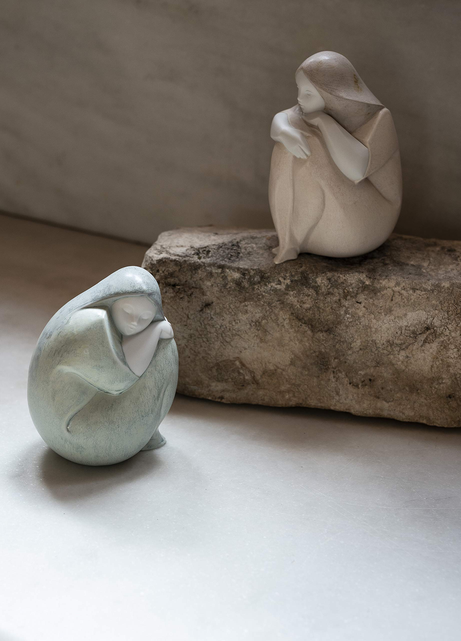 LLADRÓ Moon Girl Porcelain Figurine - Elegant Collectible Home Decor for Living Room, Bedroom & Office Display