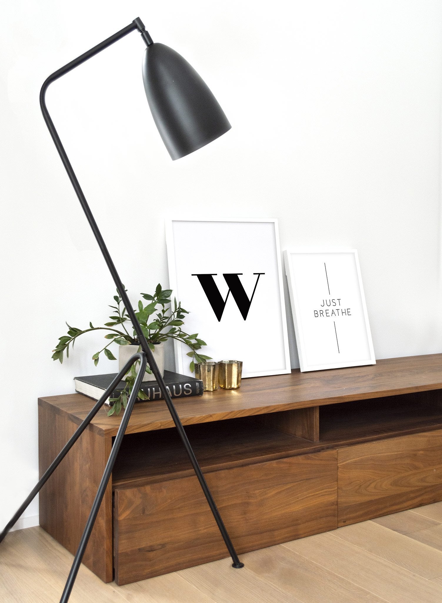 Lowercase Letter W Poster - Educational Alphabet Wall Art for Kids' Rooms & Classrooms - Perfect for Early Learning & Homeschooling Decor
