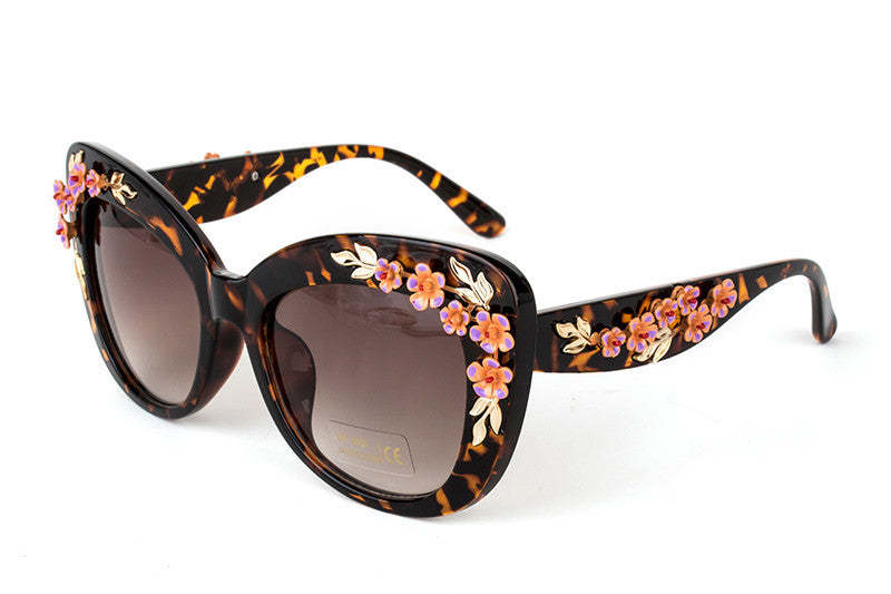 Stylish Women's Flower Sunglasses - UV Protection & Fashionable Design for Outdoor Activities & Beach Vacations