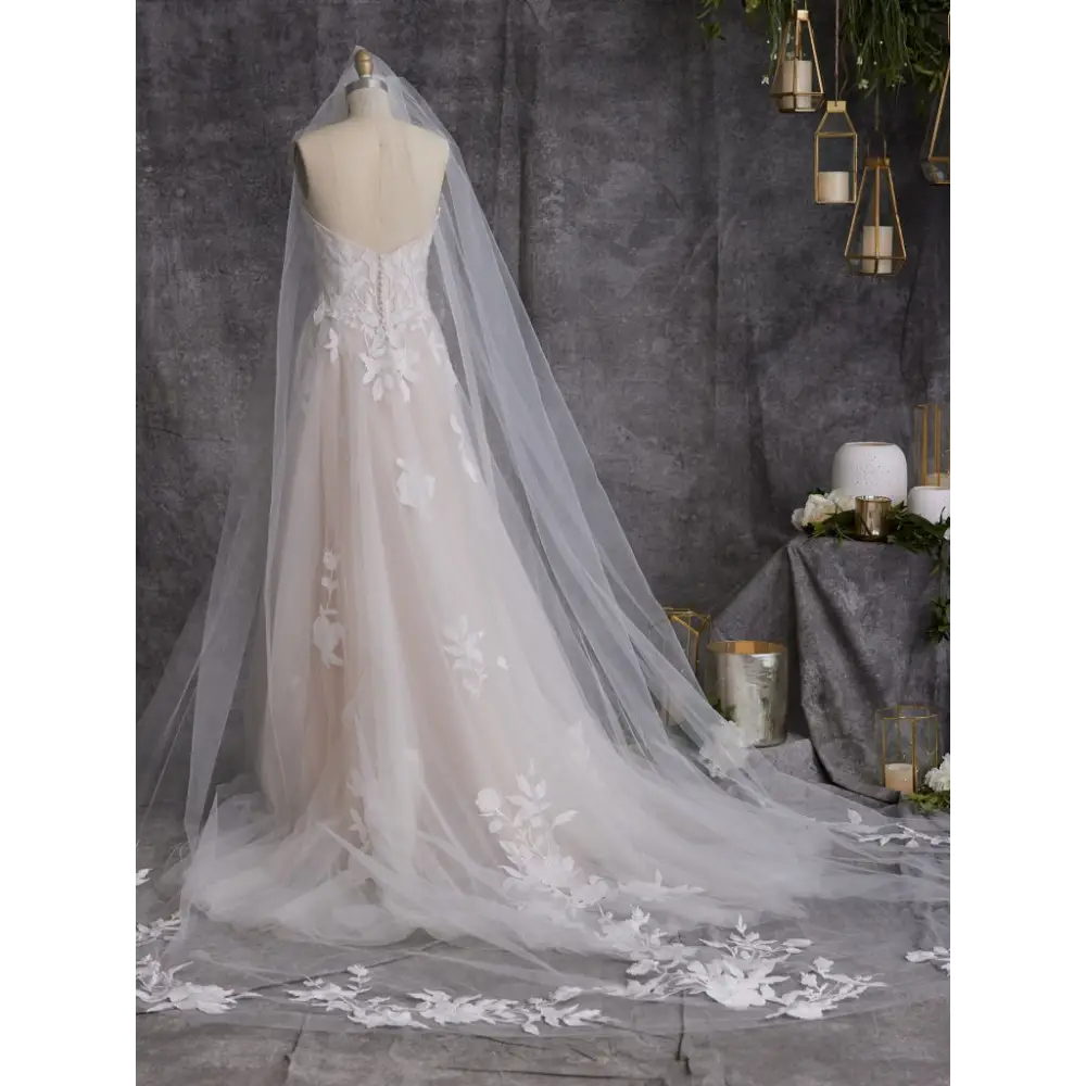 Rebecca Ingram Hattie Veil – Elegant Wedding Veil for Brides | Perfect for Church Ceremonies, Outdoor Weddings & Photoshoots
