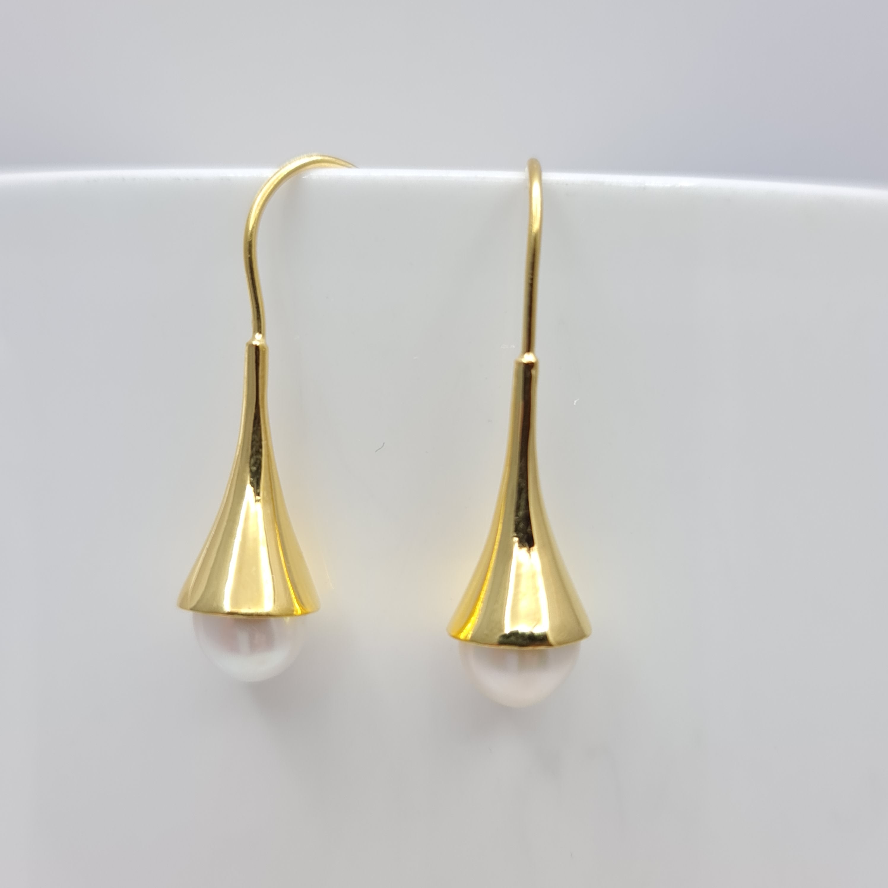 Elegant Freshwater Pearl Drop Earrings in Gold - Perfect for Weddings, Parties & Special Occasions