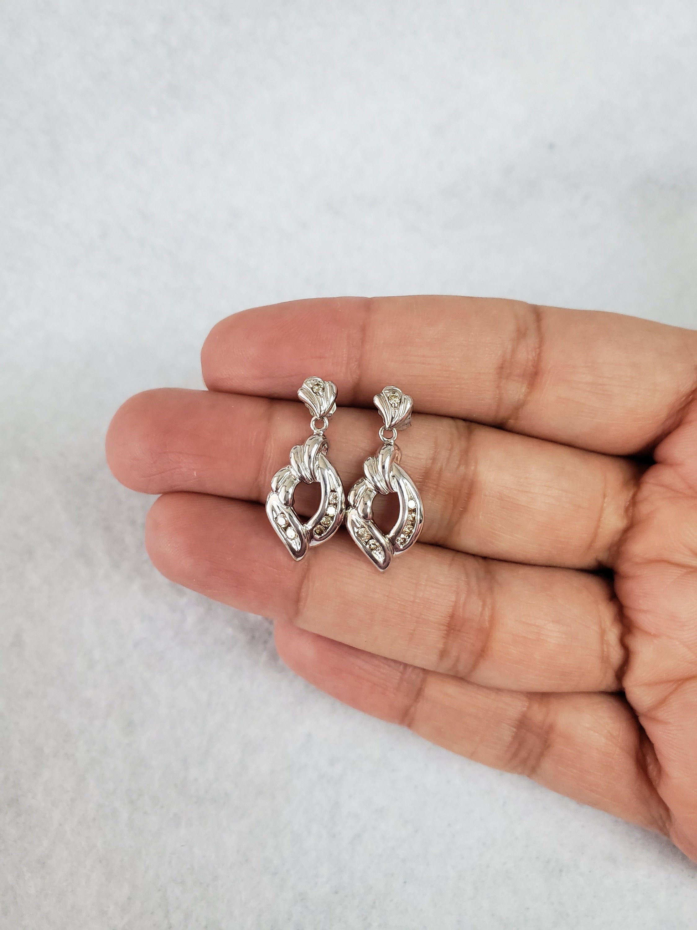 14K White Gold Dangling Drop Diamond Earrings - 0.25 Carat Total Weight, Elegant Dangle Earrings for Women, Perfect for Weddings, Parties & Special Occasions