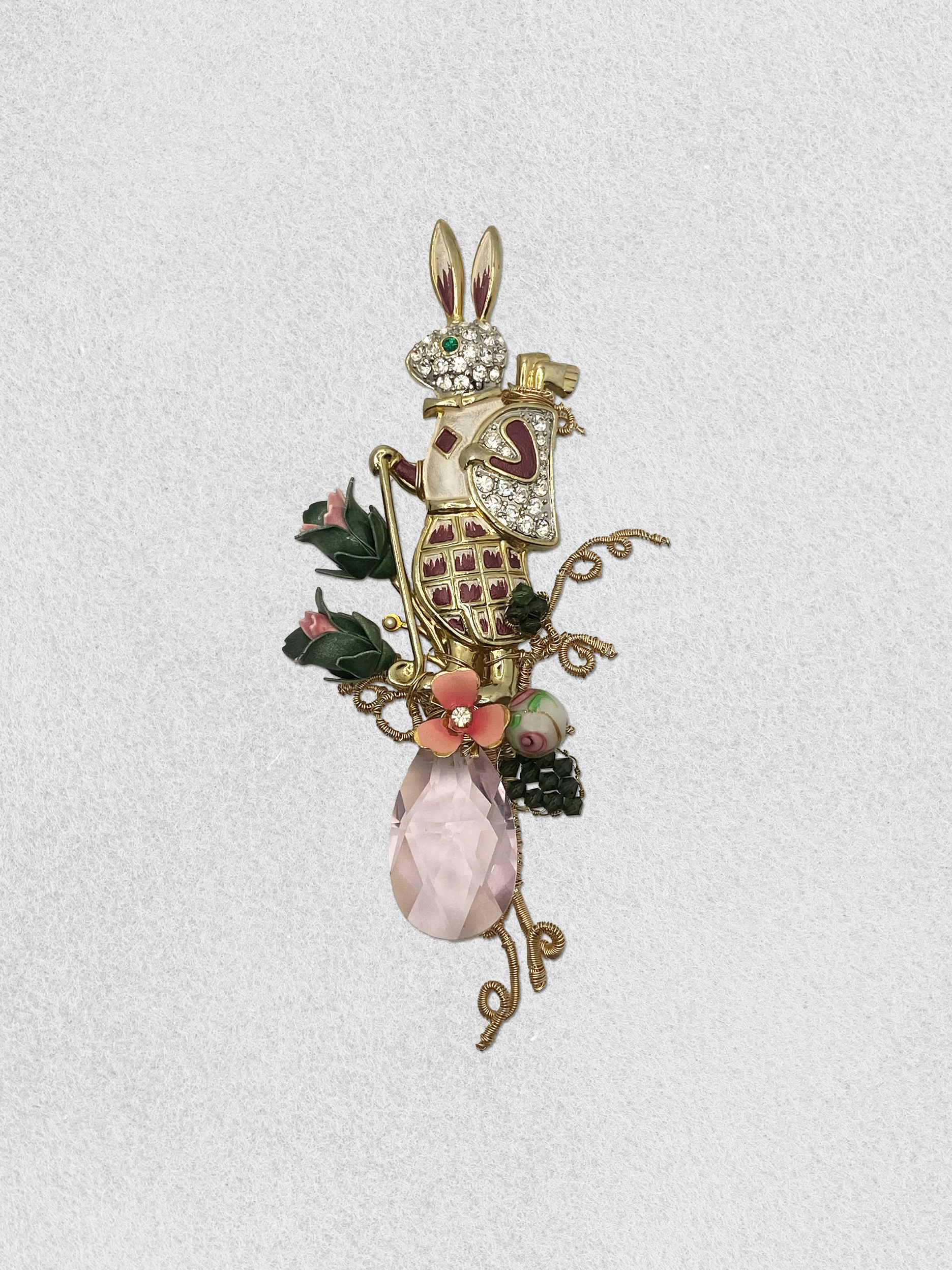 Ace Bunny Lapel Pin for Men - Stylish & Unique Accessory for Suits, Blazers & Formal Events