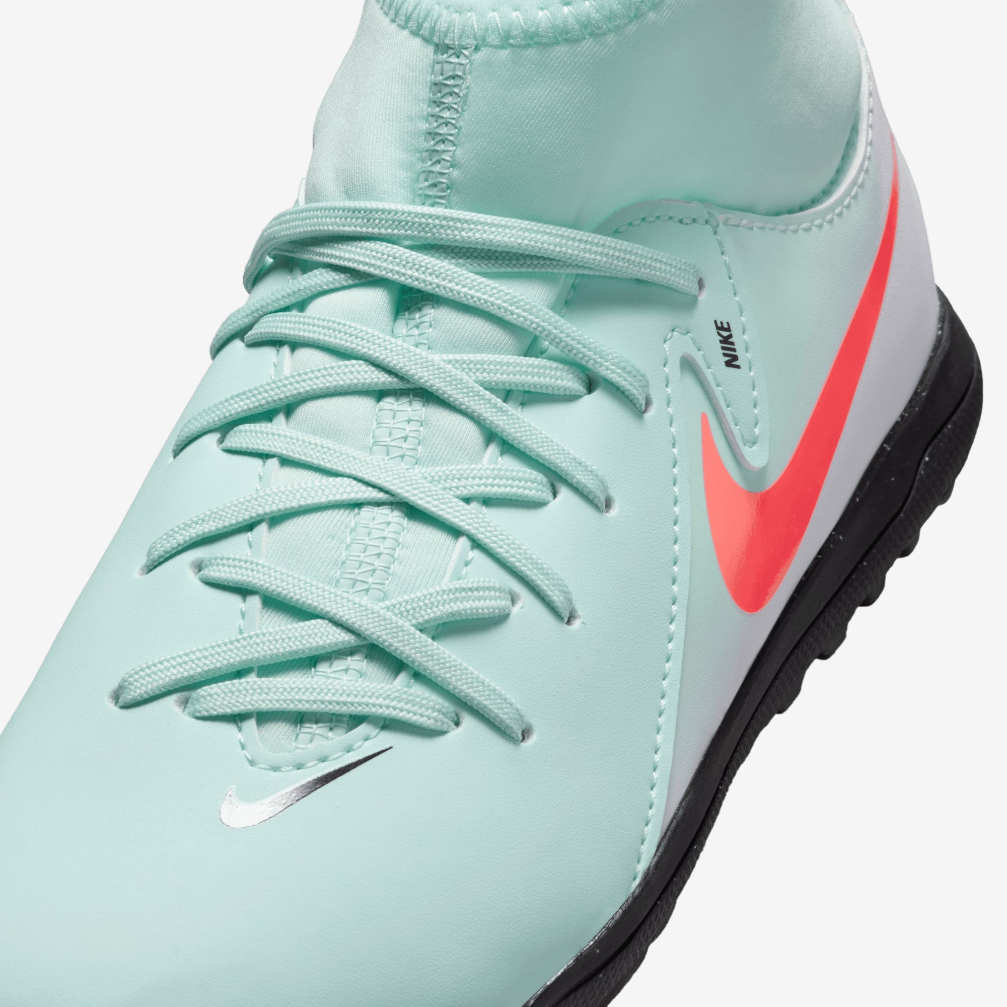 Nike Jr. Phantom Luna 2 Club Soccer Cleats - Youth Football Shoes for Boys & Girls - Lightweight & Comfortable - Perfect for Training & Matches