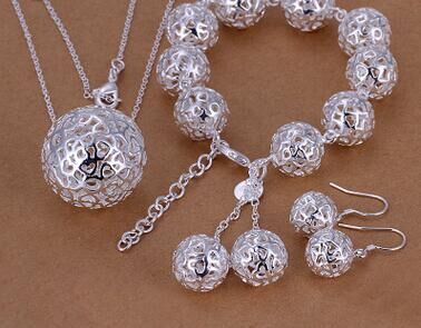 Exquisite Silver Plated 3D Ball Pendant Necklace for Women - Elegant Jewelry Gift for Birthday, Anniversary & Special Occasions