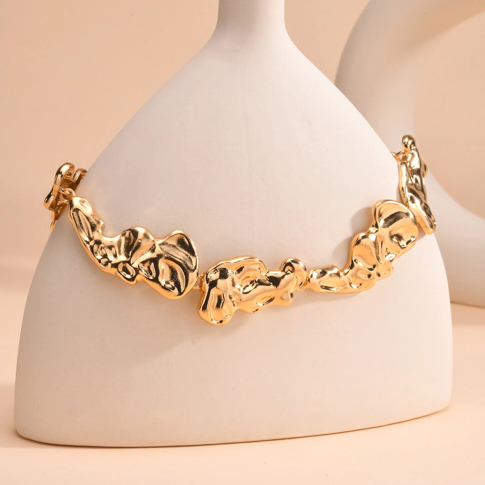48g Alloy Geometric Choker Necklace for Women - Punk Style Liquid Pleated Irregular Clavicle Chain - Perfect for Banquets, Parties & Statement Jewelry Looks
