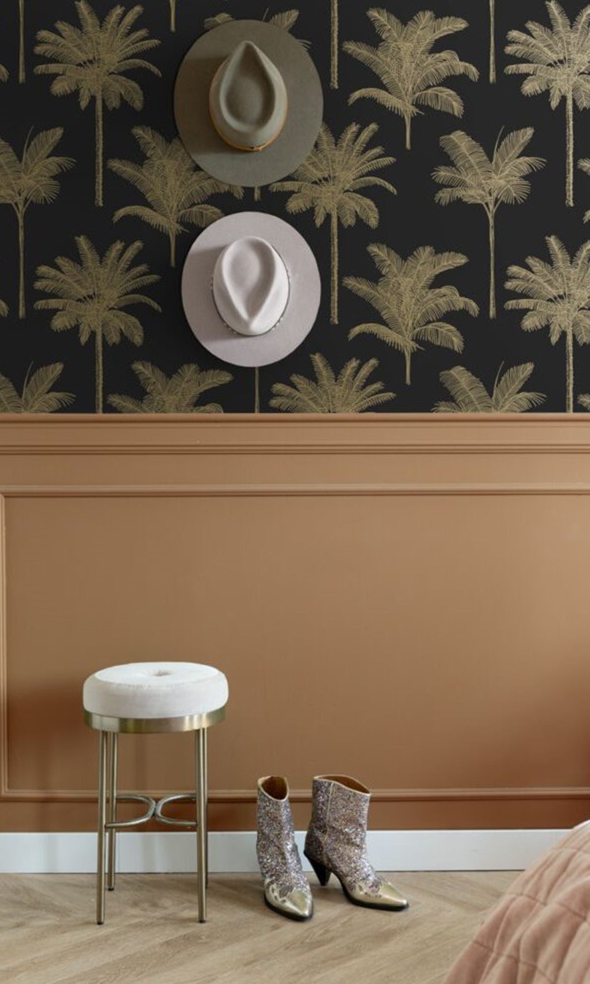 Black and Gold Palm Trees Wallpaper R9385 - Tropical Peel and Stick Wall Mural for Bedroom, Living Room, or Office Decor