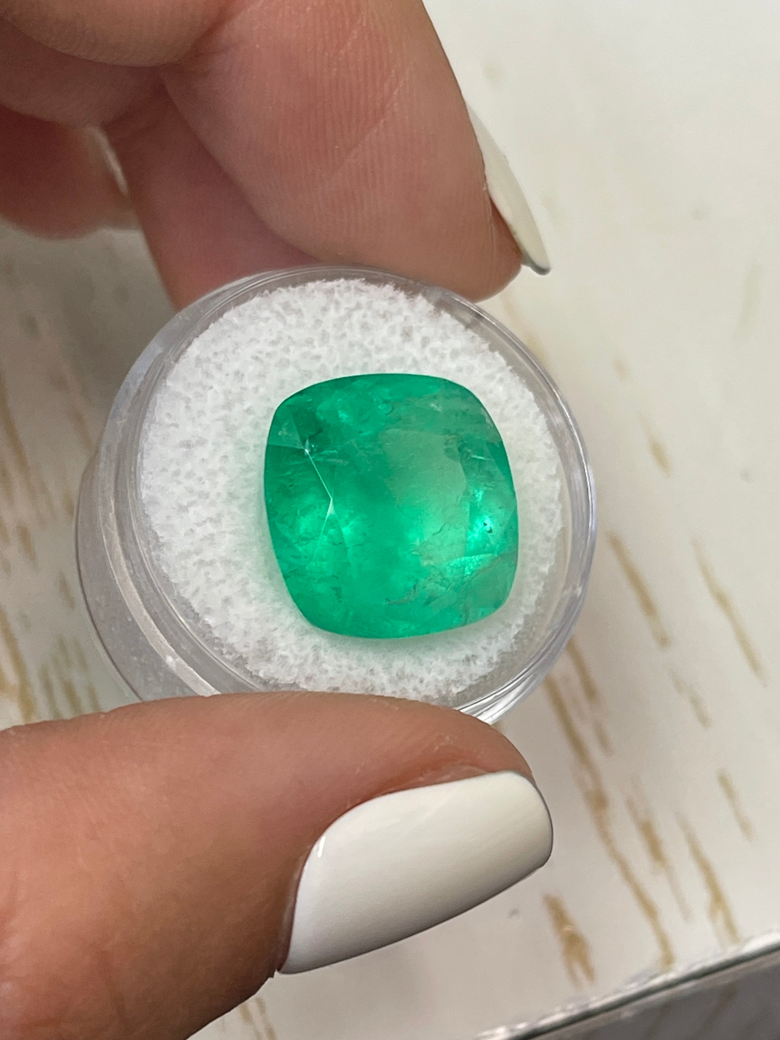 14.55 Carat Natural Colombian Emerald - Cushion Cut Loose Gemstone for Jewelry Making (15x15mm, Medium Green) | Perfect for Engagement Rings, Necklaces & Custom Designs