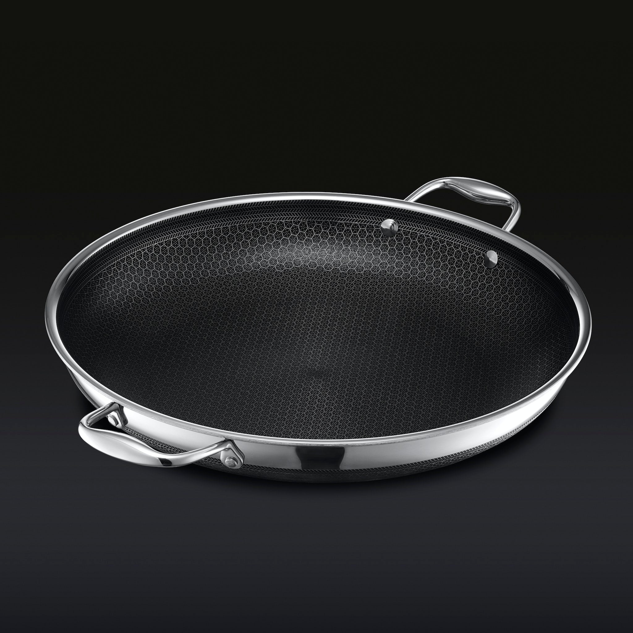 HexClad 35cm Hybrid Non-Stick Frying Pan with Lid - Professional Cookware for Induction, Gas & Electric Stoves - Perfect for Searing, Sauteing & Everyday Cooking