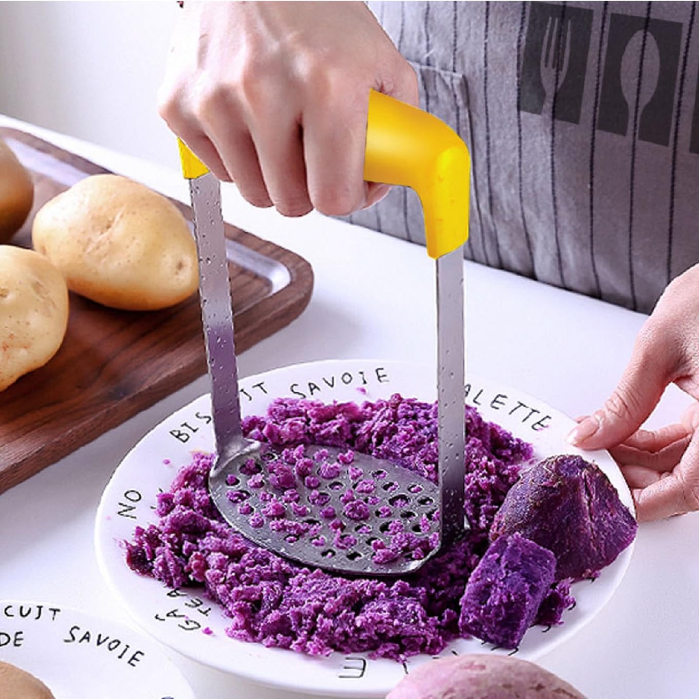 NILICAN Stainless Steel Potato Ricer & Masher - Fine Mesh, Portable, Anti-Slip Handle for Garlic, Sweet Potatoes & More - Perfect for Kitchen, Camping & Meal Prep