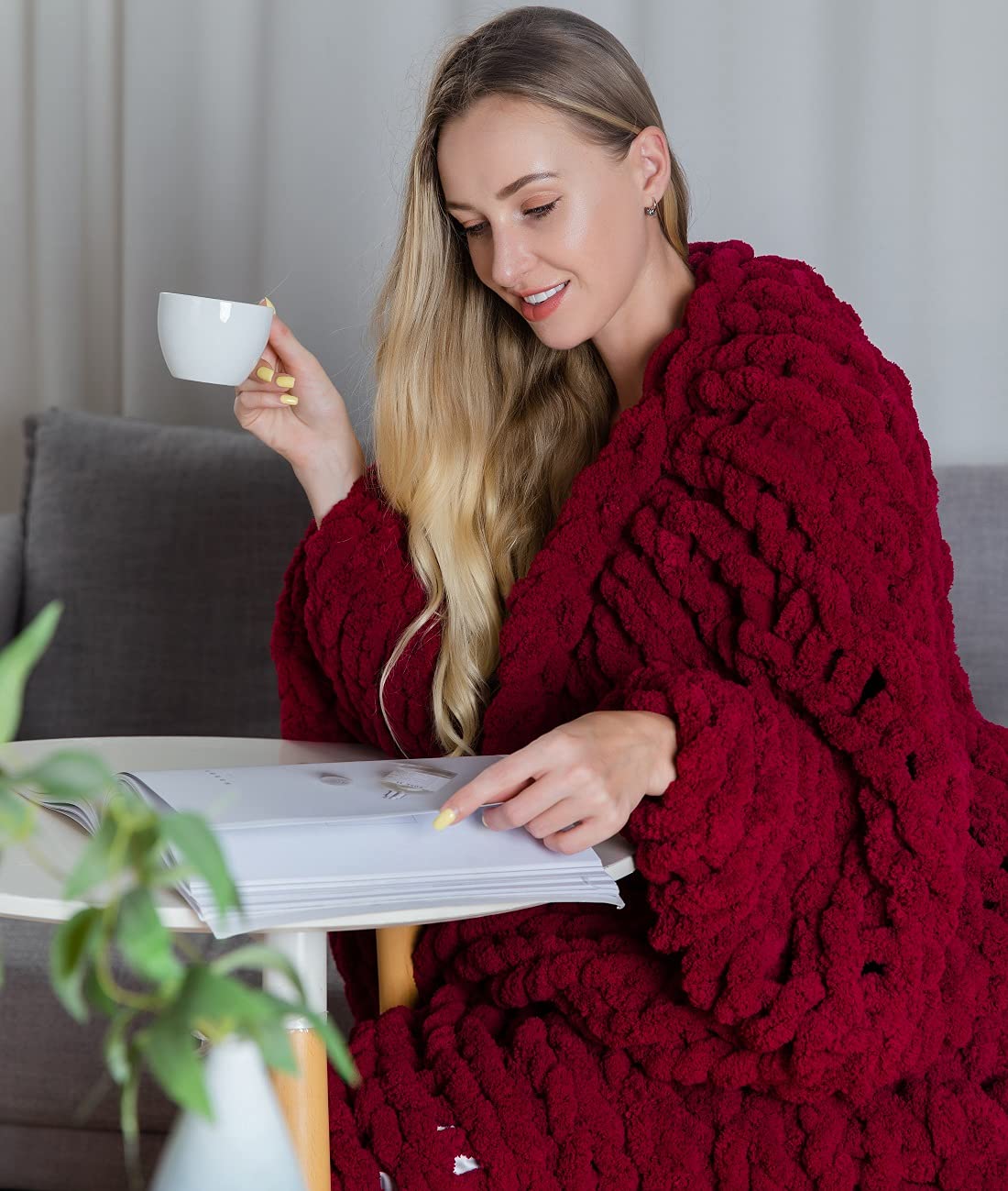 Luxury Chunky Knit Throw Blanket - Premium Soft Cable Knit Chenille Blanket for Bed, Couch & Sofa - Cozy & Warm 40