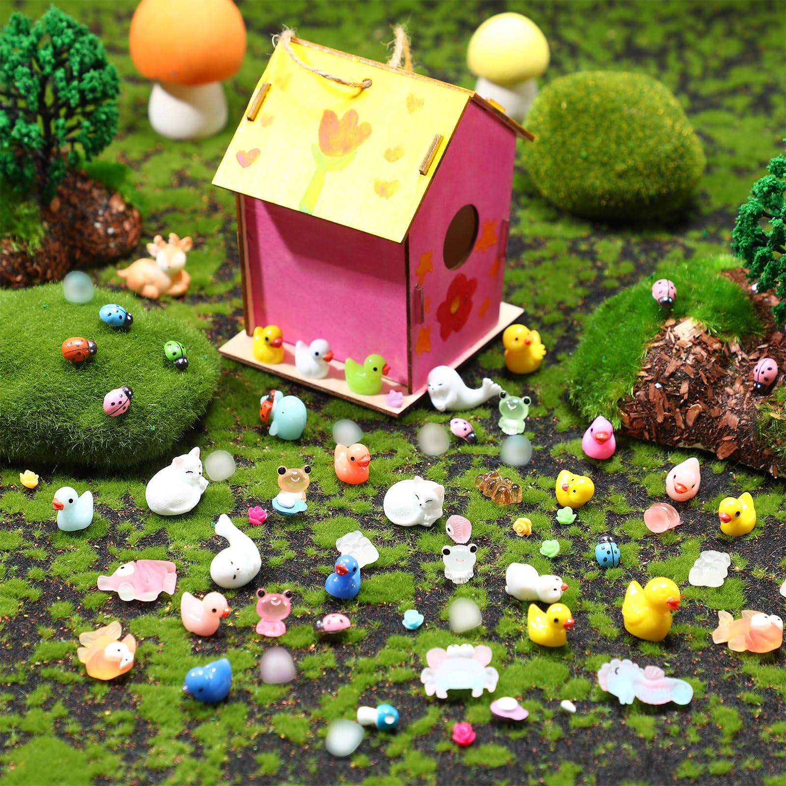 800 Pcs Mini Resin Animal Figures Bulk - Tiny Duck & Animal Toys for Garden Decor, DIY Crafts, Fairy Gardens, Dollhouse Miniatures - Perfect for Prank Gifts, Party Favors & Plant Pot Decorations