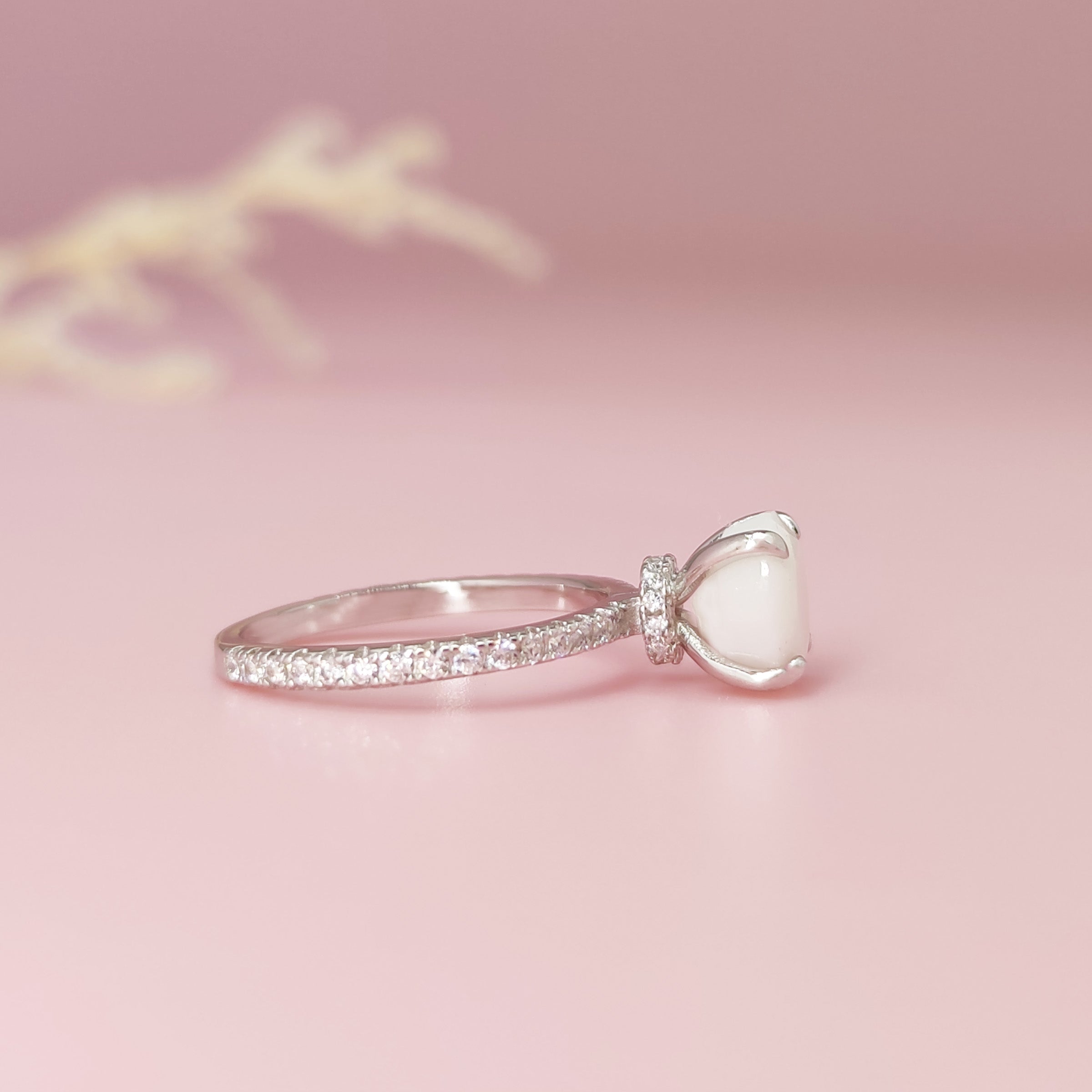 Glamorous Breastmilk Keepsake Ring - Unique Memorial Jewelry for Nursing Moms - Perfect for Breastfeeding Mementos & Special Occasions