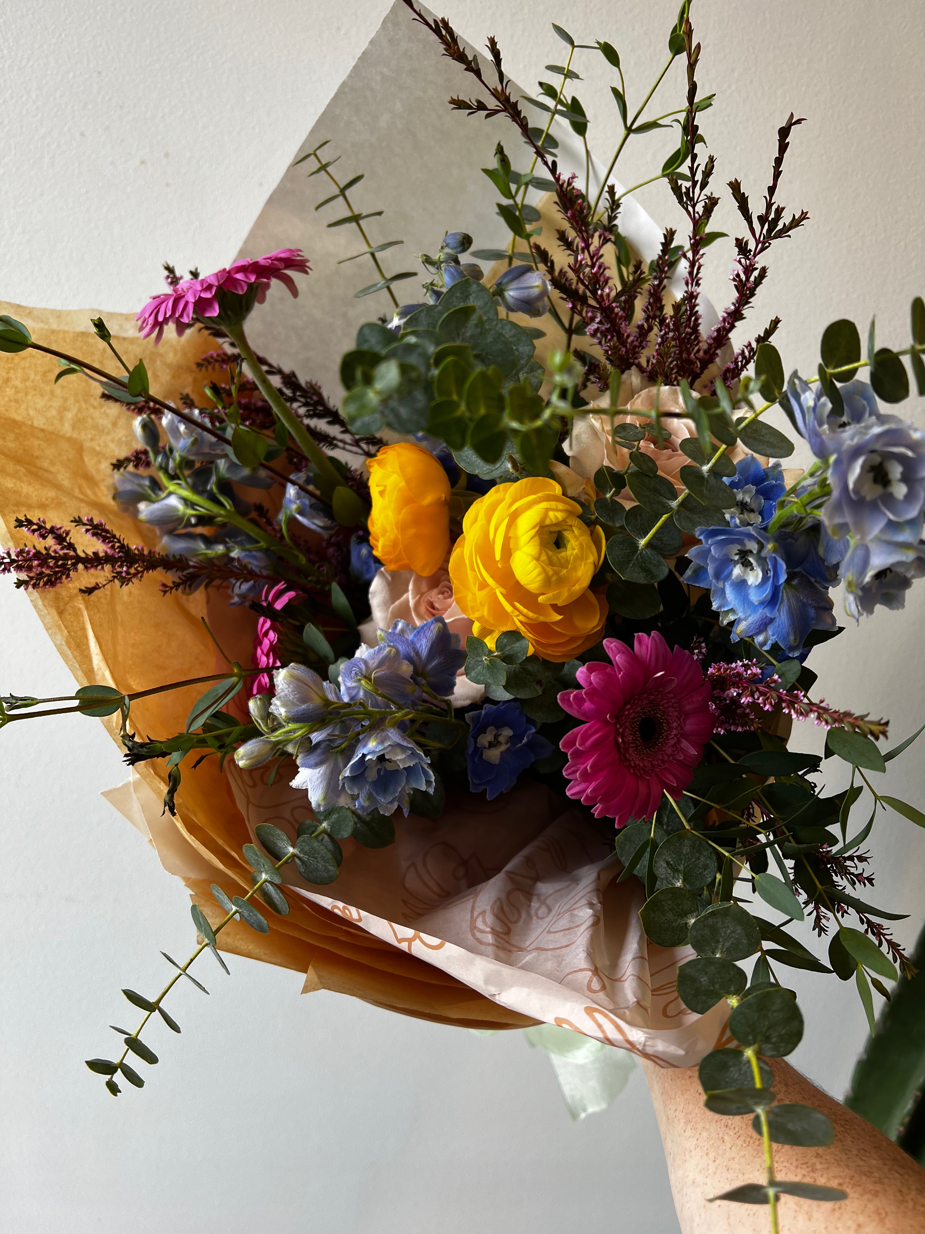 Petite Bouquet - Elegant Mini Floral Arrangement for Gifts, Home Decor & Special Occasions | Perfect for Weddings, Anniversaries & Romantic Surprises