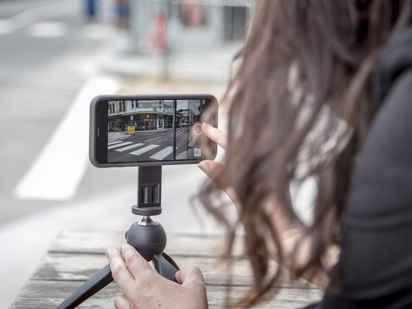 Huawei Tripod Adapter Kit - Universal Smartphone Mount for Stable Photography & Videography - Perfect for Vlogging, Live Streaming, and Outdoor Adventures