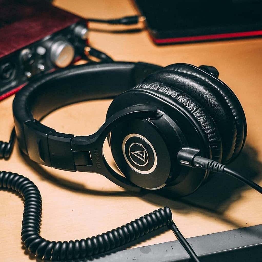 Audio Technica ATH-M40x Professional Studio Monitor Headphones Bundle with 6-FT 3.5mm Extension Cable & Slappa HardBody Pro Case - Perfect for Music Production, DJing, Podcasting & Home Recording