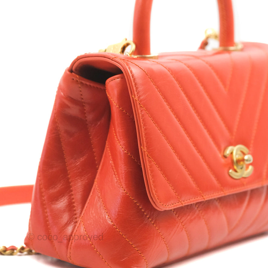 Chanel Chevron Small Coco Handle Bag in Dark Orange Shiny Aged Calfskin with Aged Gold Hardware - Perfect for Evening Events & Luxury Fashion Accessories