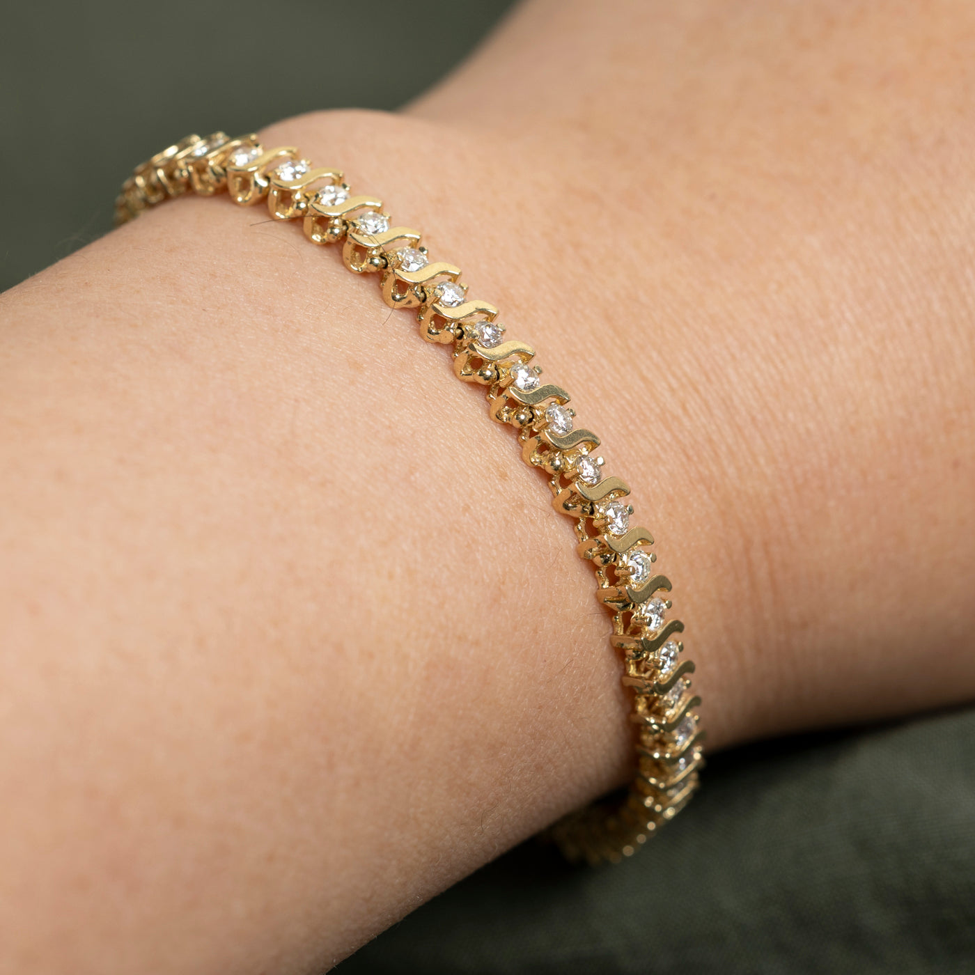 14K Gold Diamond Tennis Bracelet for Women - 2.59 Carat Total Weight (ctw) - 7 Inch Adjustable Length - Elegant Jewelry Gift for Anniversary, Birthday & Special Occasions