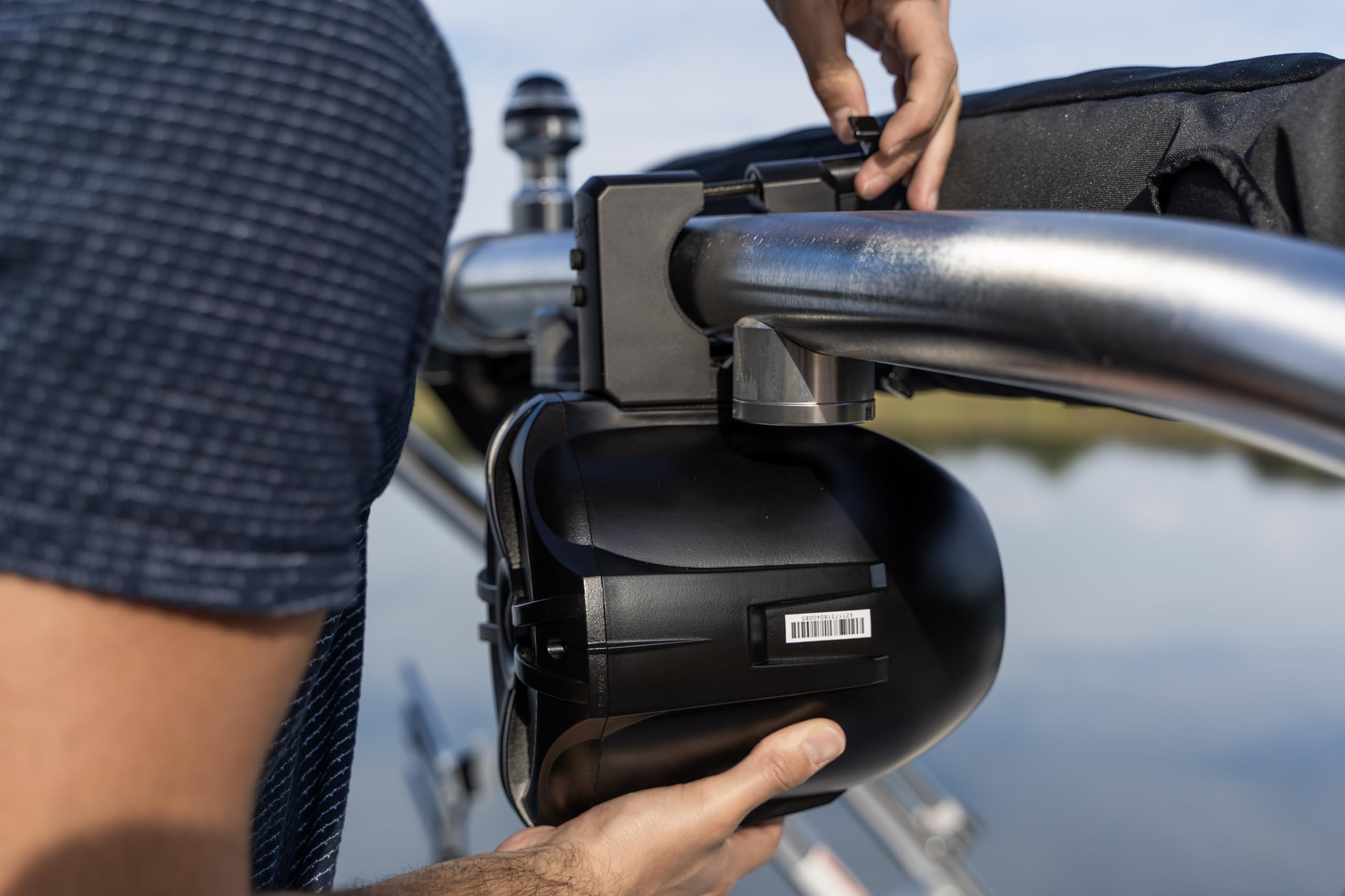 SDX Pro Audio - 6.5 Inch 350W Waterproof Wireless Bluetooth Marine Speakers (Pair) - Rechargeable, No Wiring Needed - Perfect for Wakeboard Towers, Roll Bars, and Boats - Great for Outdoor Parties, Poolside Entertainment, and Marine Adventures
