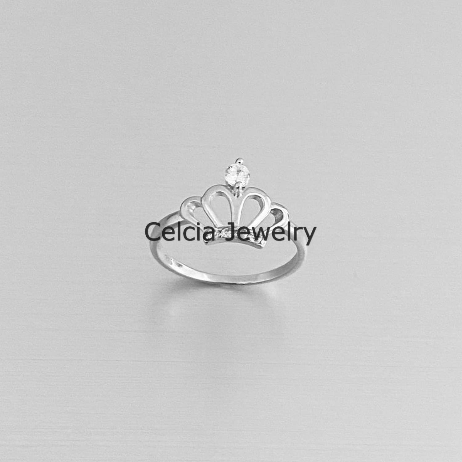 925 Sterling Silver CZ Queen Crown Ring - Elegant Love & Religious Jewelry, Boho Bohemian Minimalist Style, Perfect Mother's Day Gift & April Birthstone Ring for Women (Size 7) - Ideal for Weddings, Anniversaries & Special Occasions