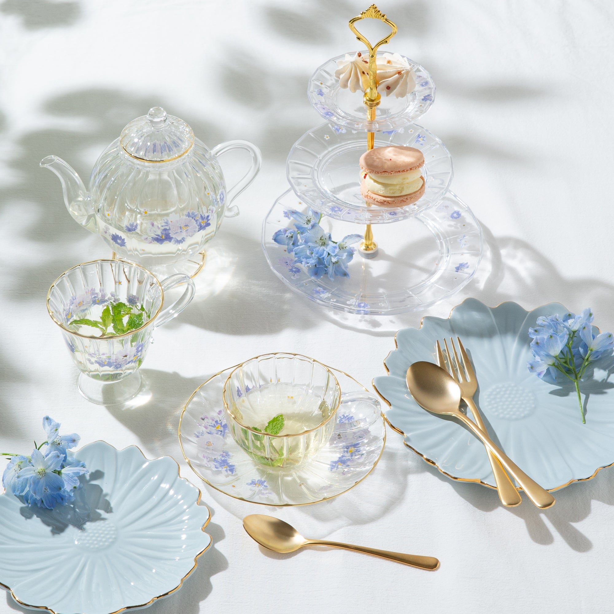 Elegant Purple Flower Frill Glass Stand - Perfect for Home Decor, Wedding Centerpieces & Gift Displays
