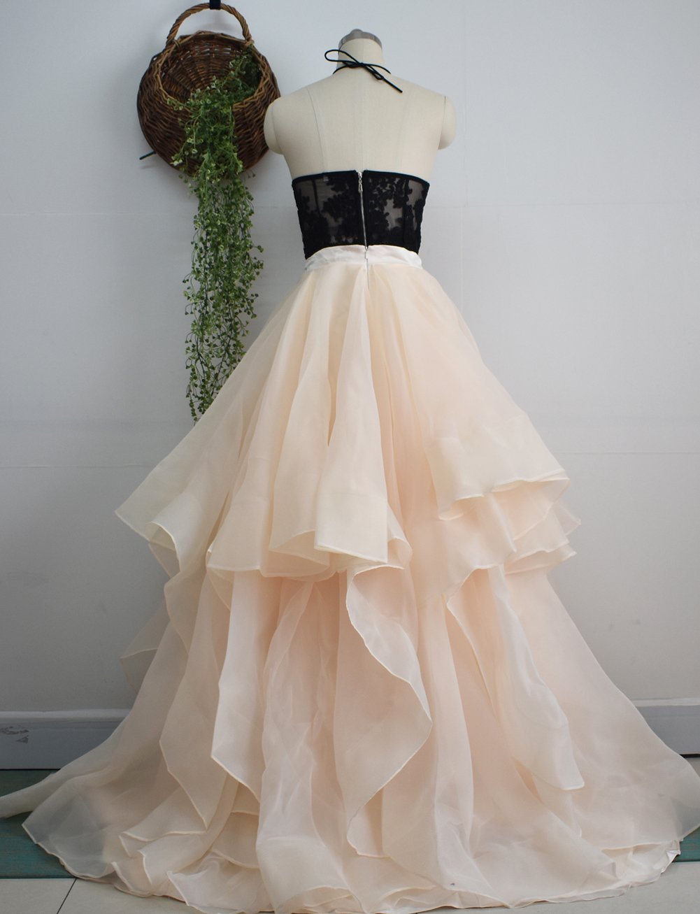 Elegant Women's Long Ball Maxi Wedding Skirt with Train - Champagne Bridal Gown for Prom, Party & Special Occasions - Size XS