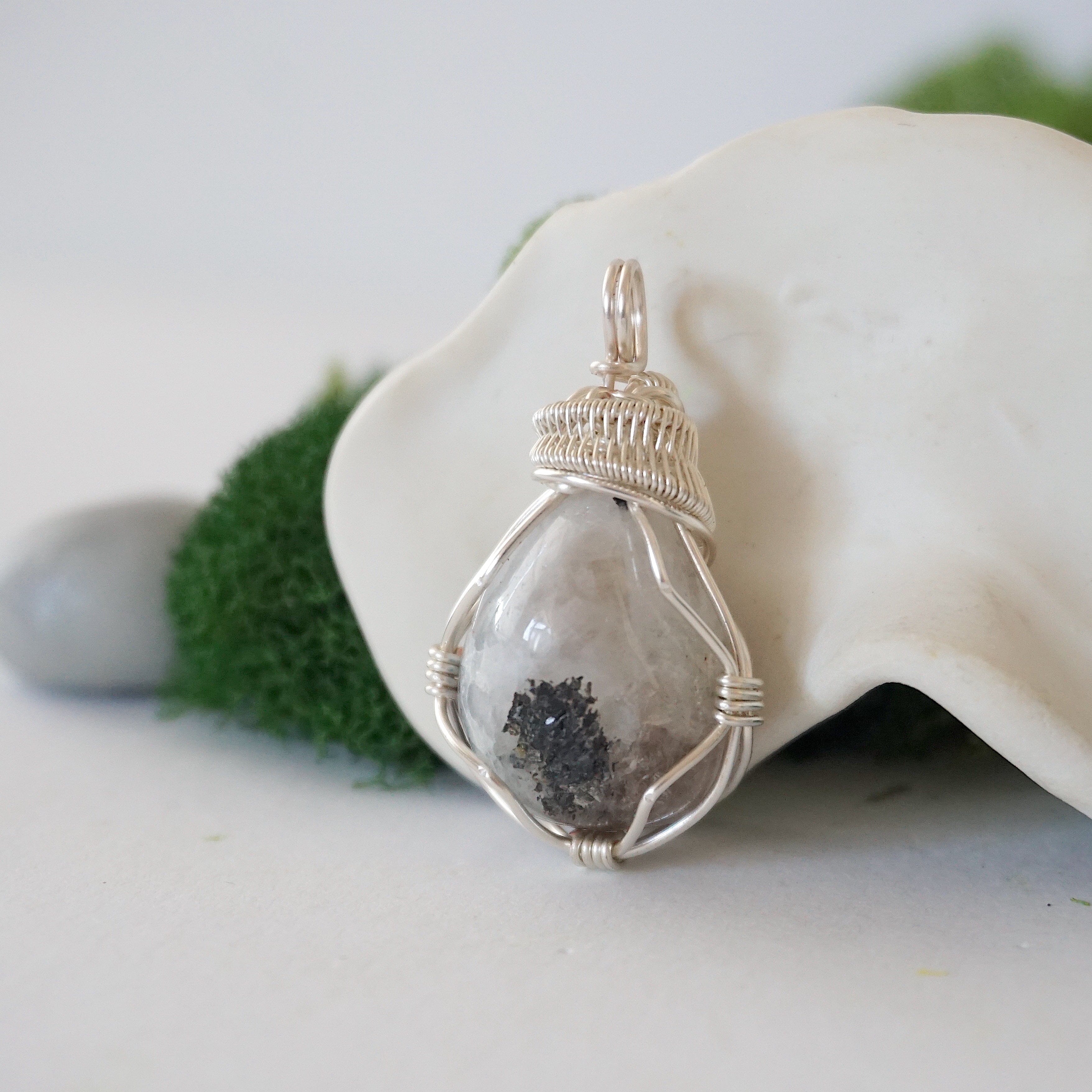 Rainbow Moonstone Necklace - Sterling Silver Plated Pendant for Women, Healing Crystal Jewelry Gift for Birthday, Wedding & Spiritual Protection